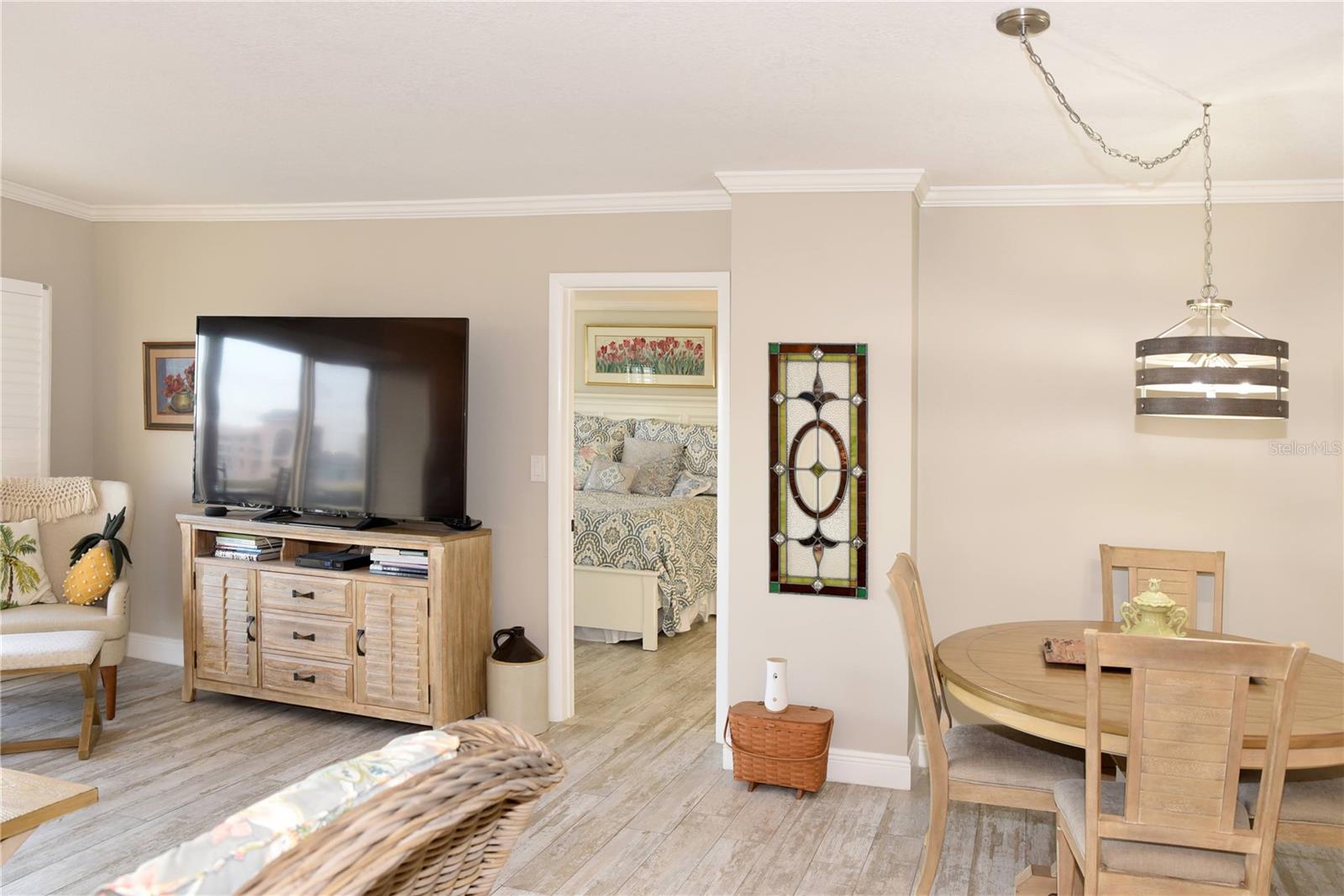 Image 13 of 31 For 4900 Brittany Drive S 811