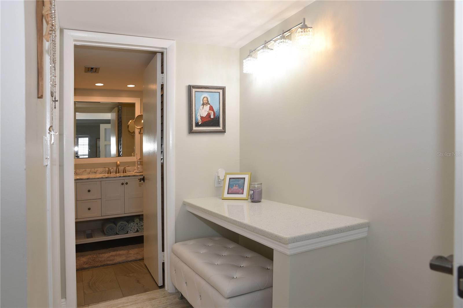 Image 18 of 31 For 4900 Brittany Drive S 811