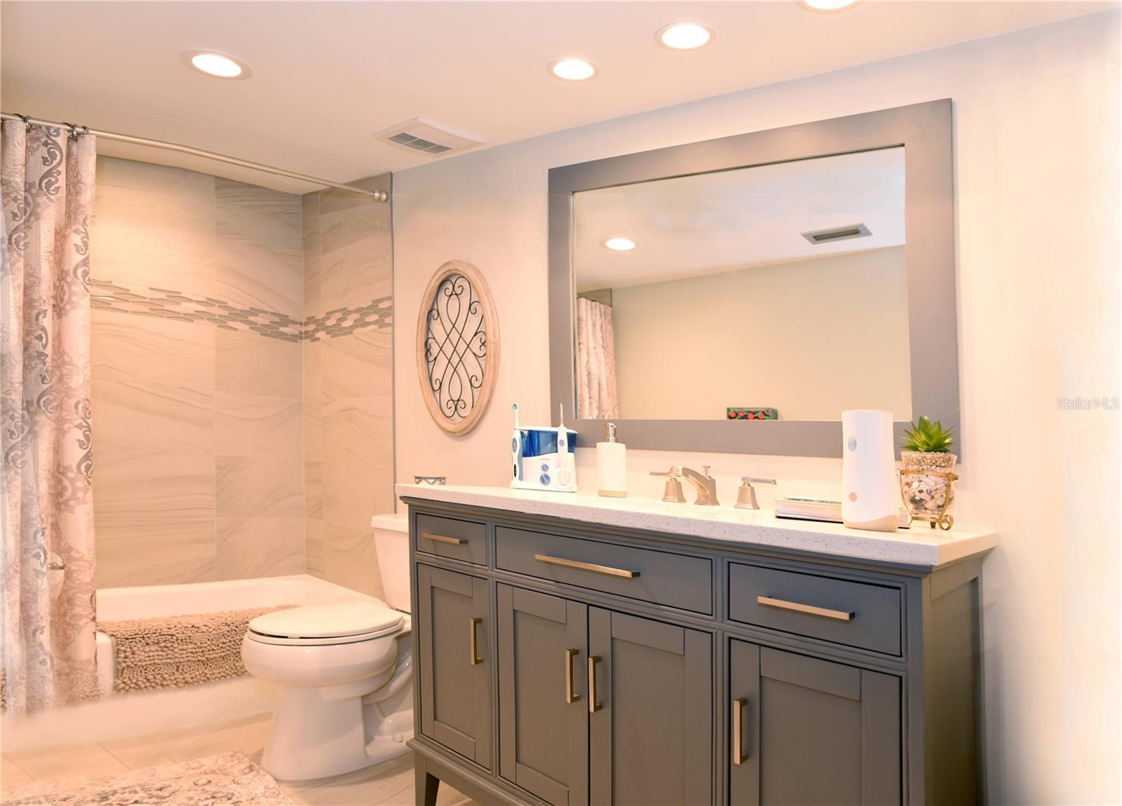 Image 21 of 31 For 4900 Brittany Drive S 811