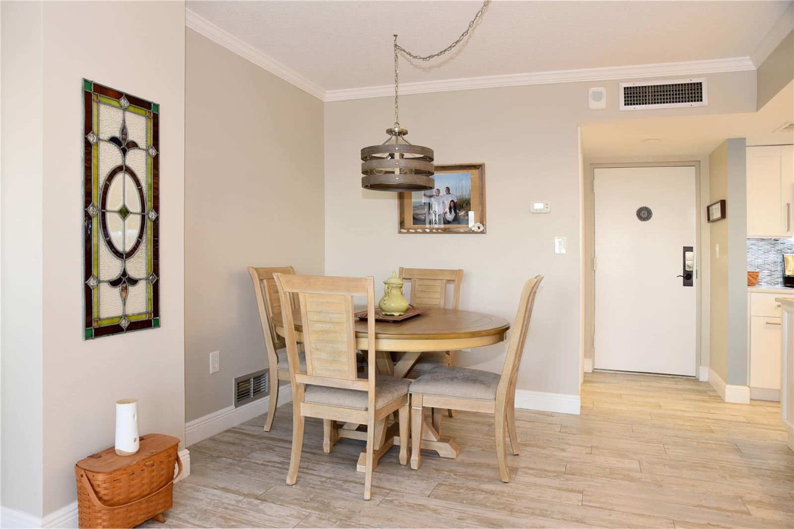 Image 8 of 31 For 4900 Brittany Drive S 811