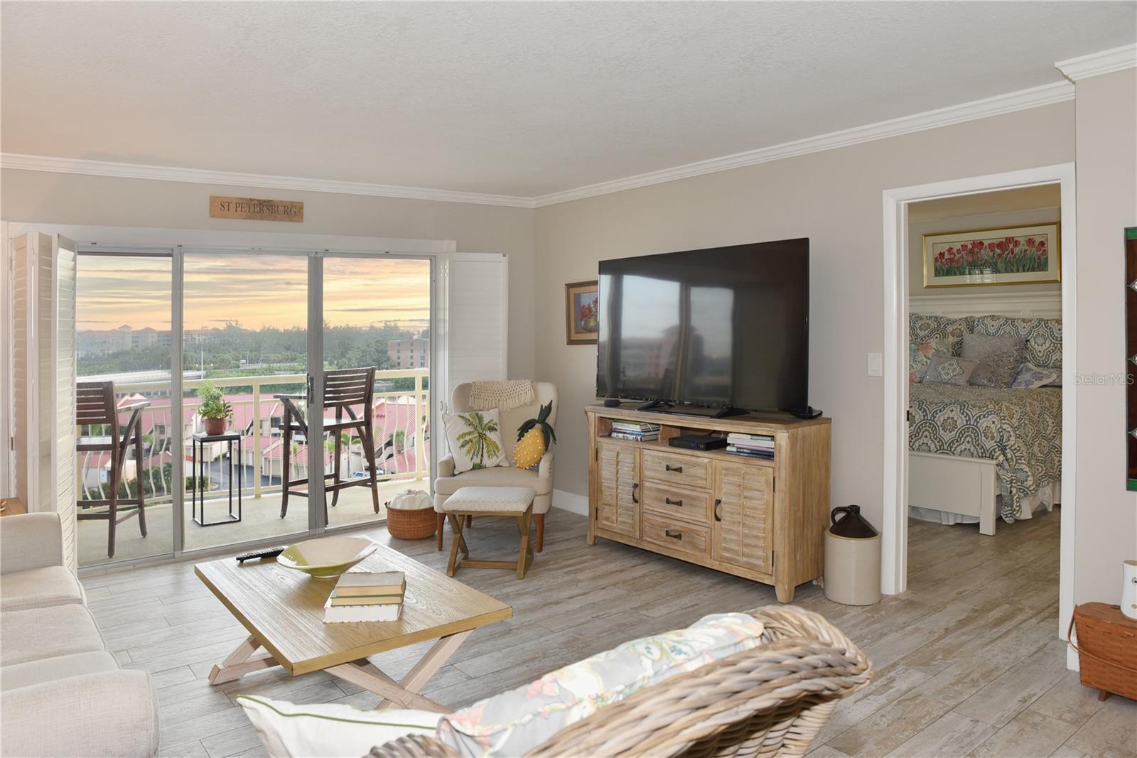 Image 9 of 31 For 4900 Brittany Drive S 811