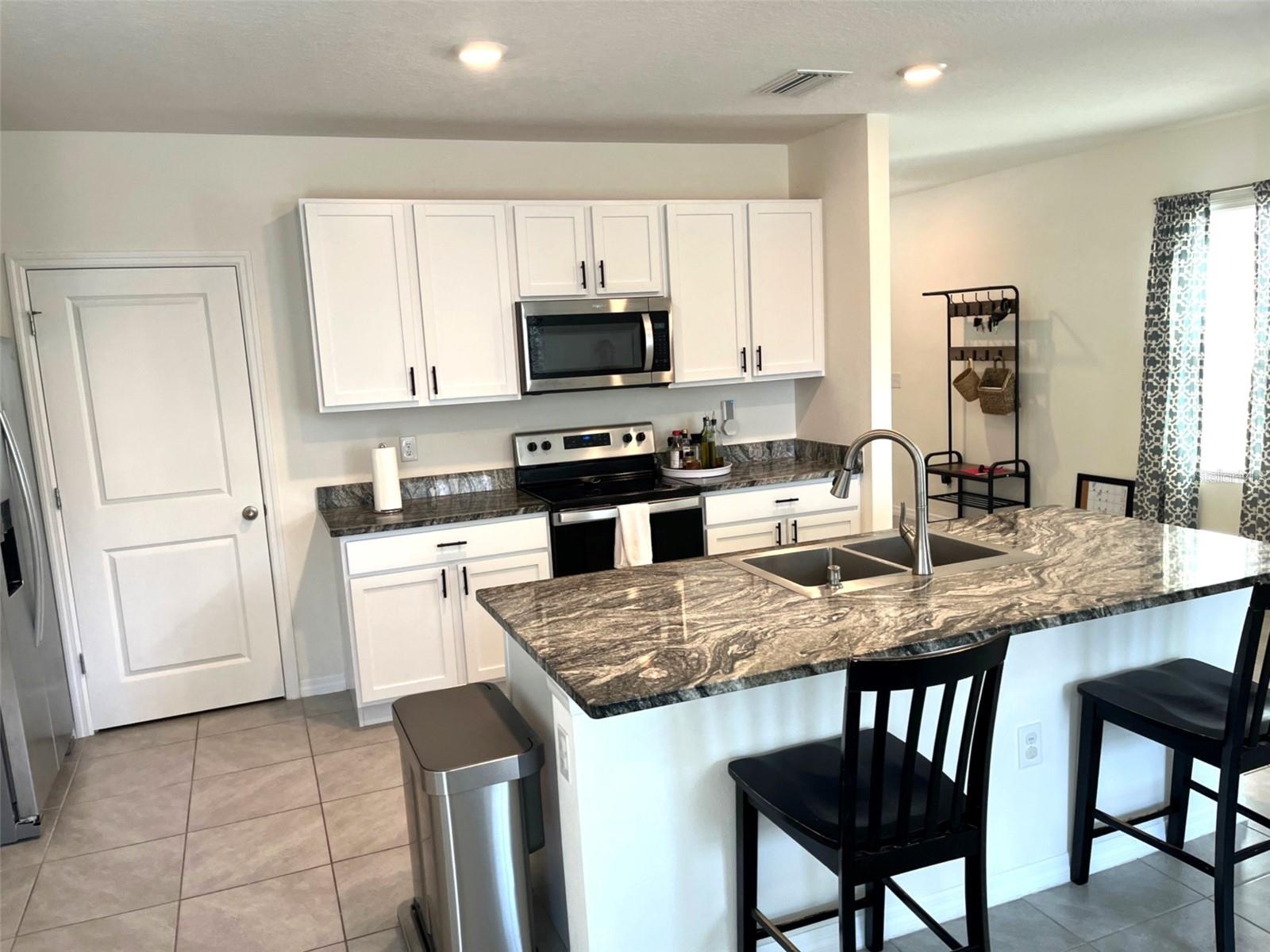 Image 5 of 36 For 32606 Canyonlands Drive