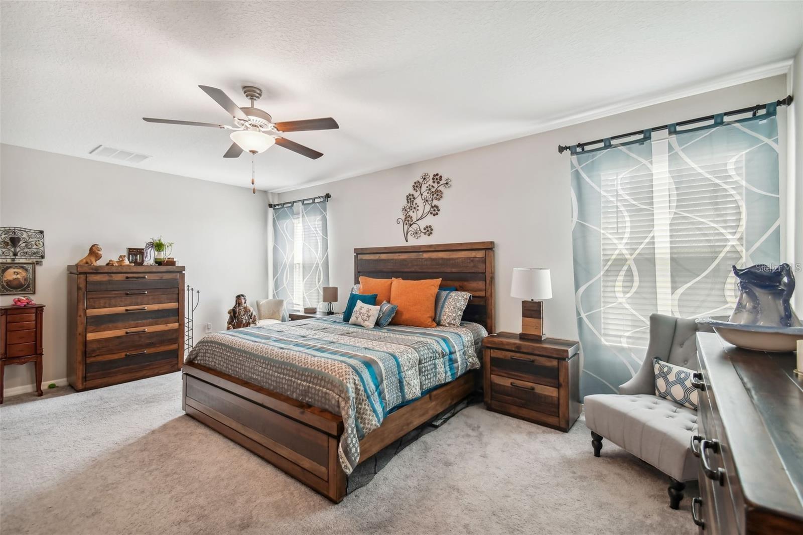 Listing photo id 13 for 7021 King Creek Drive