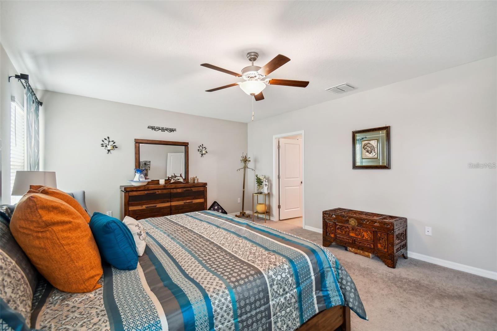 Listing photo id 14 for 7021 King Creek Drive