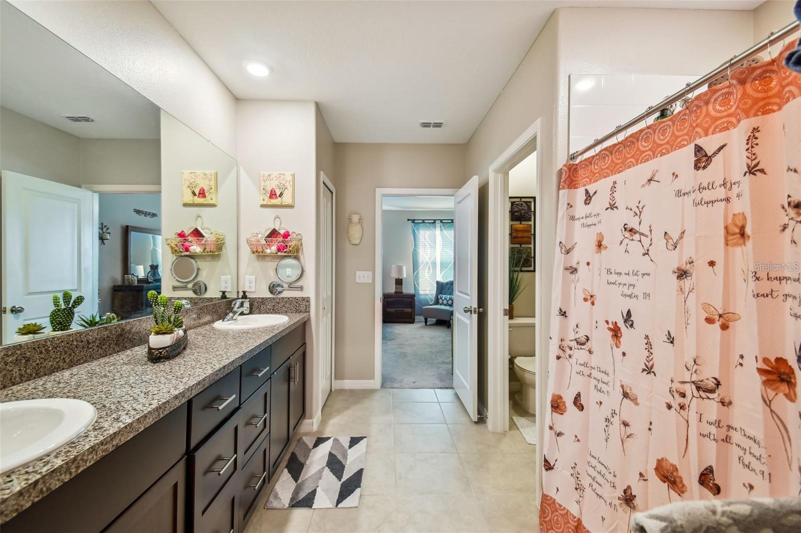 Listing photo id 16 for 7021 King Creek Drive