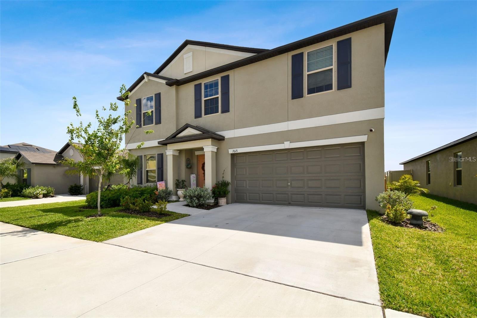 Listing photo id 2 for 7021 King Creek Drive