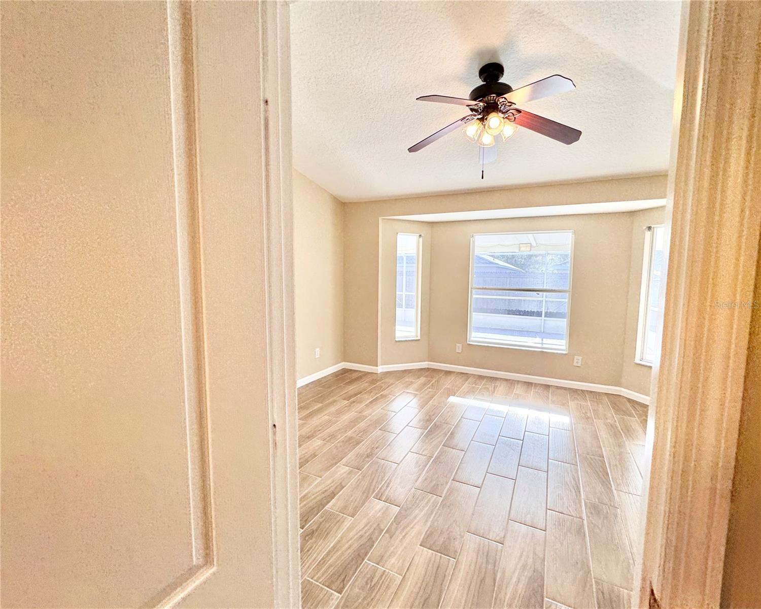 Image 27 of 94 For 18133 Lembrecht Way