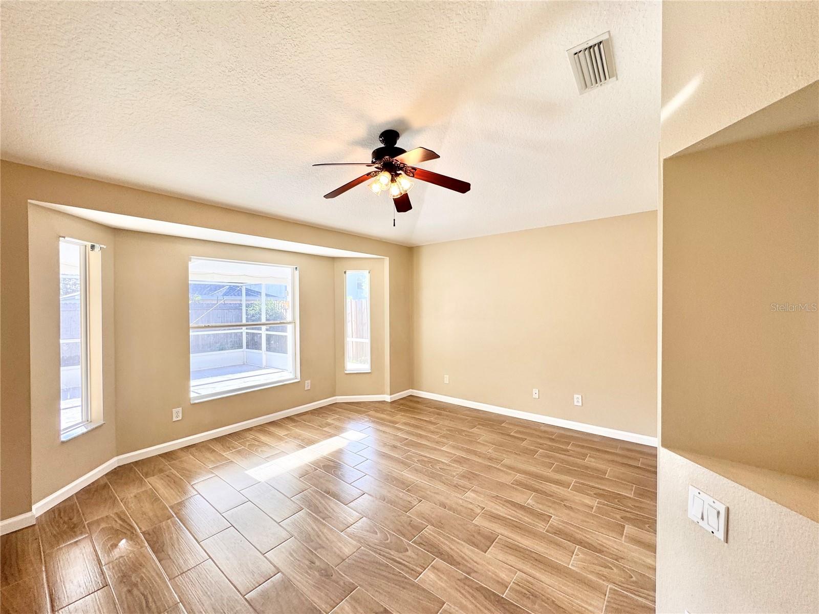 Image 30 of 94 For 18133 Lembrecht Way