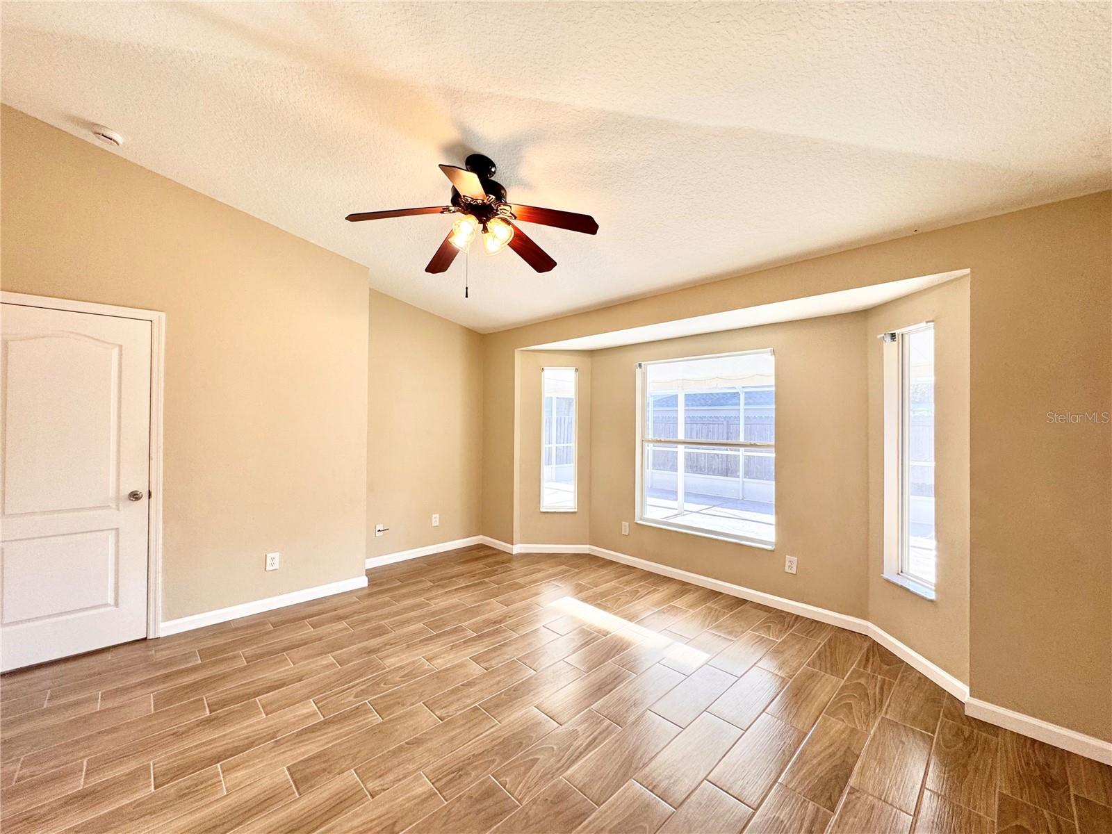 Image 44 of 94 For 18133 Lembrecht Way