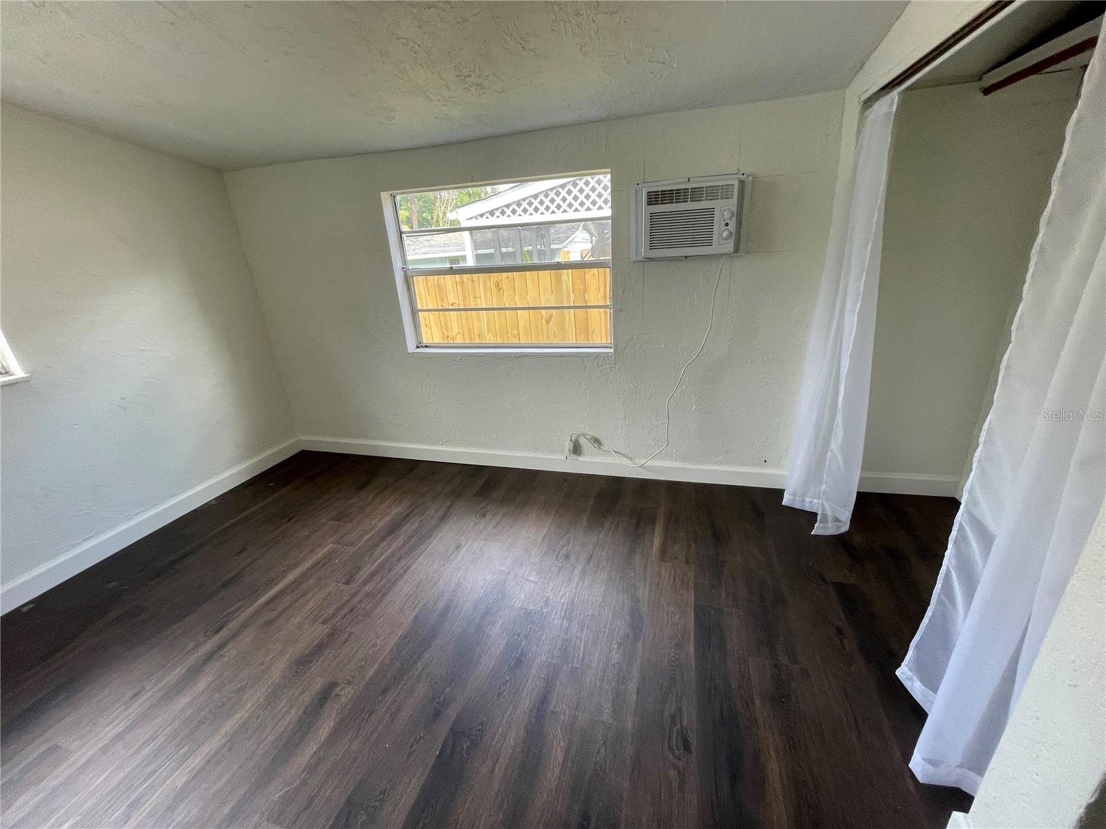 Image 5 of 8 For 1708 Ballard Park Drive Apt B