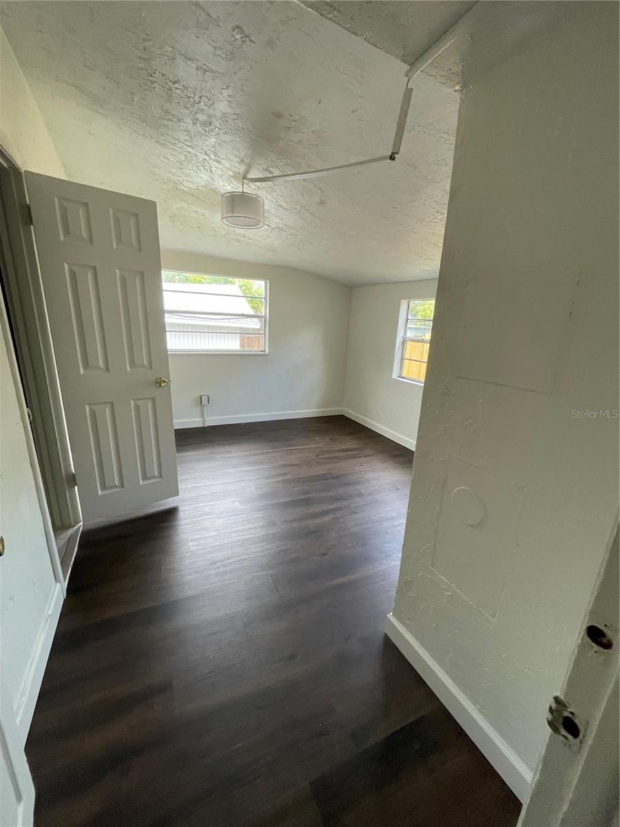 Image 6 of 8 For 1708 Ballard Park Drive Apt B