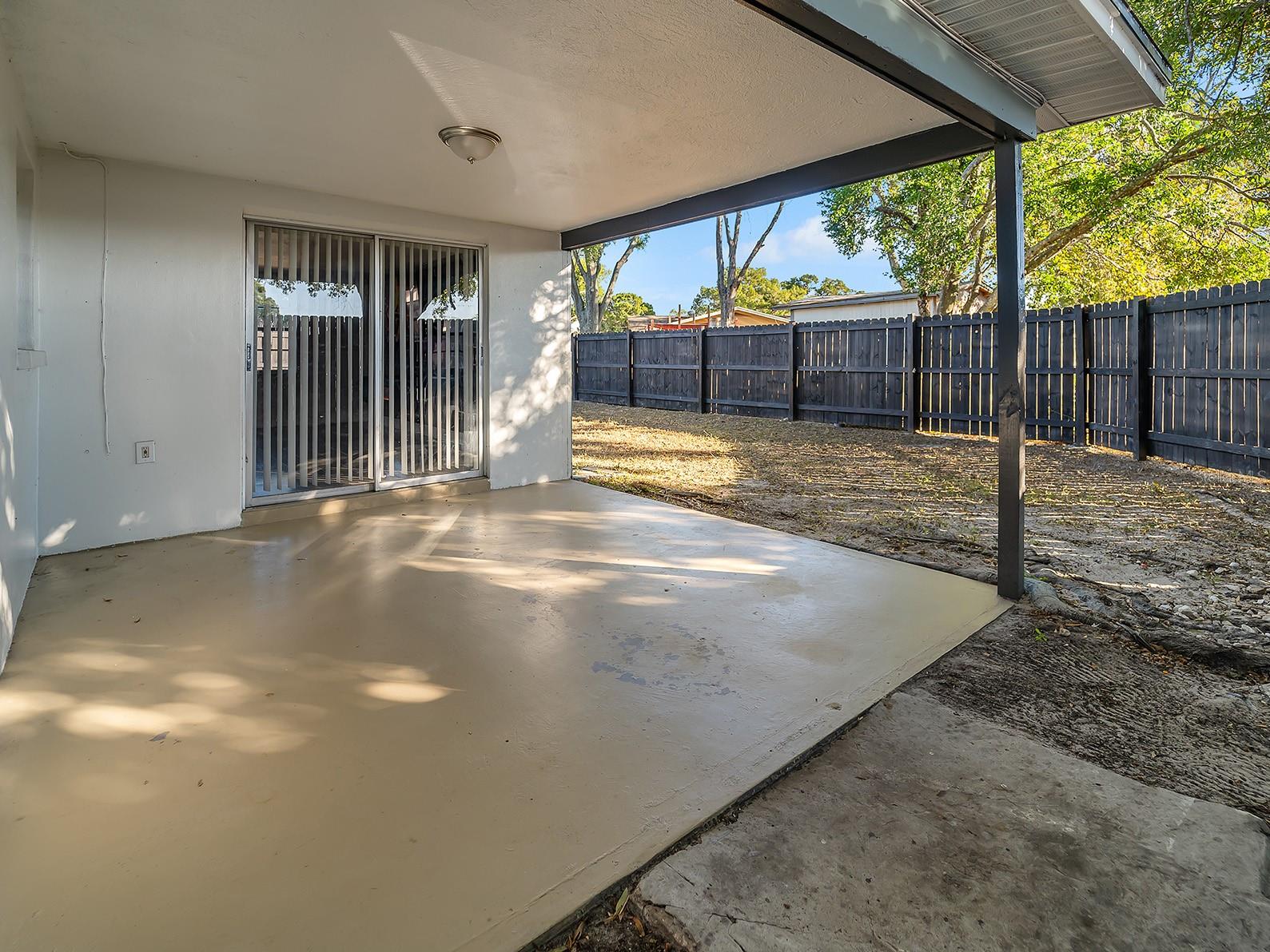 Image 13 of 40 For 7210 Embassy Boulevard