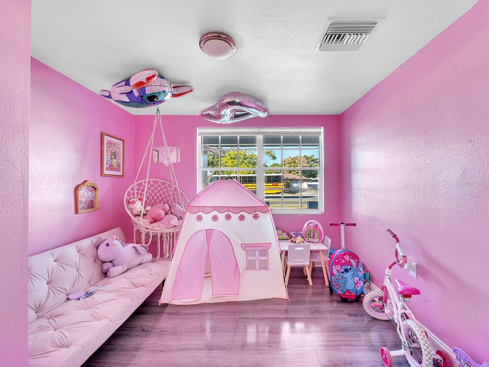 Image 15 of 40 For 7210 Embassy Boulevard