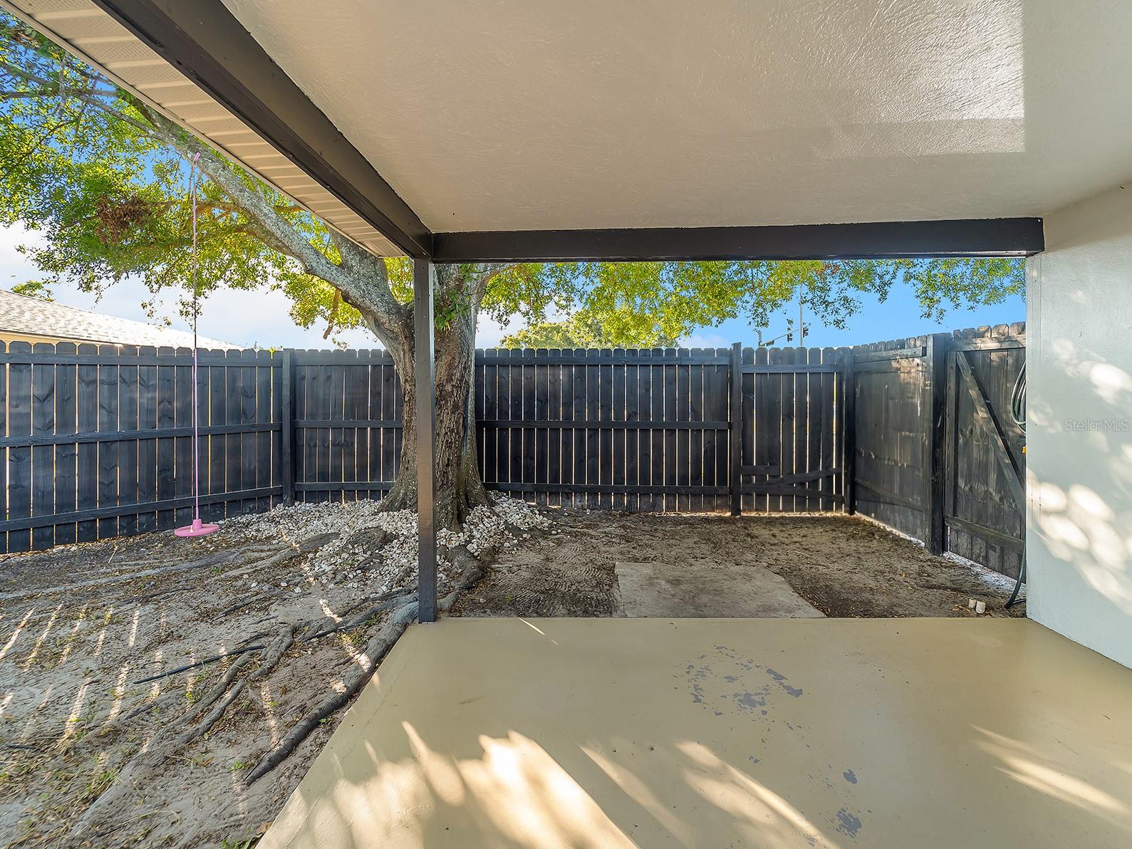 Image 9 of 40 For 7210 Embassy Boulevard