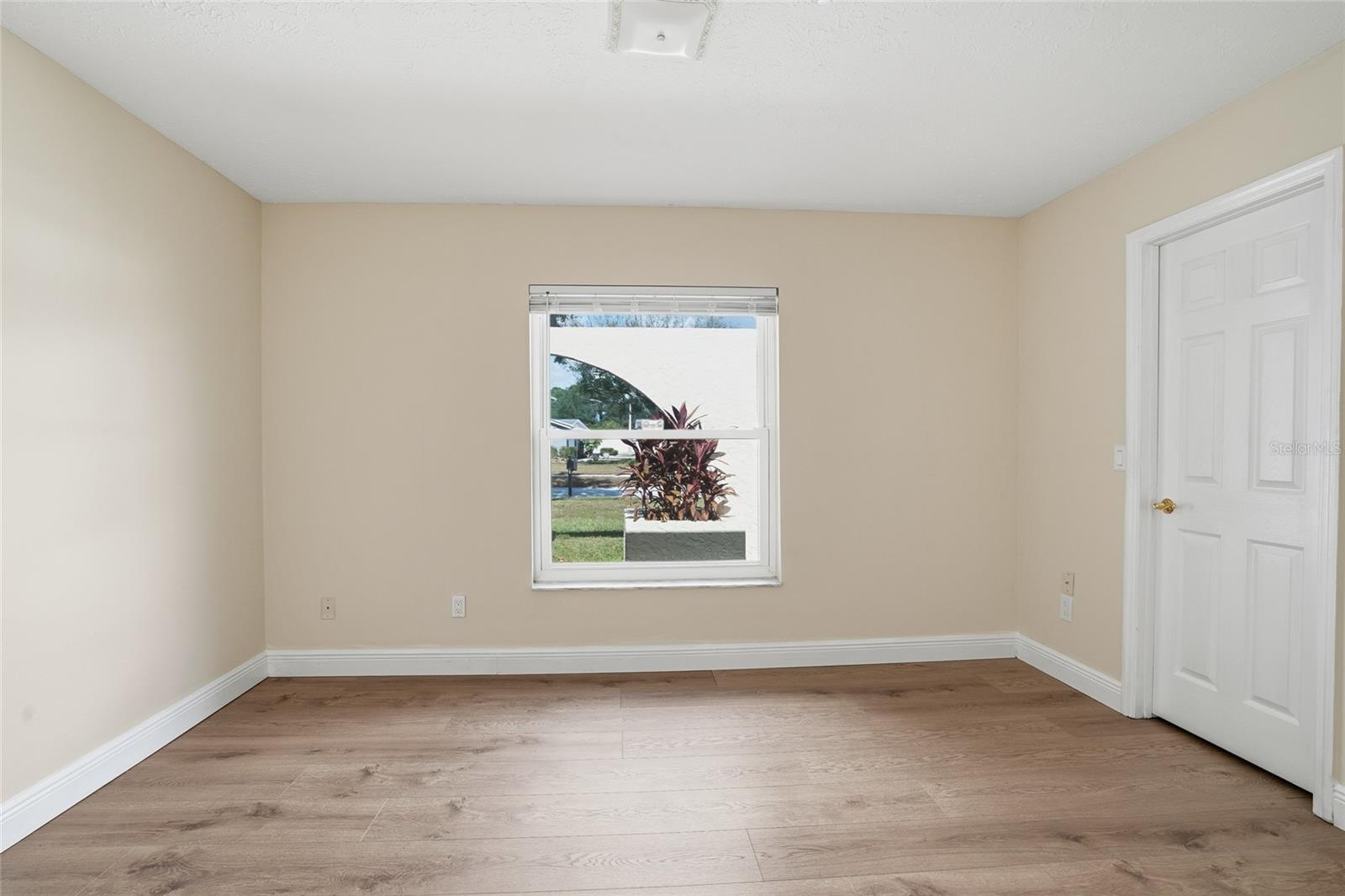 Image 13 of 28 For 5425 Pentail Circle