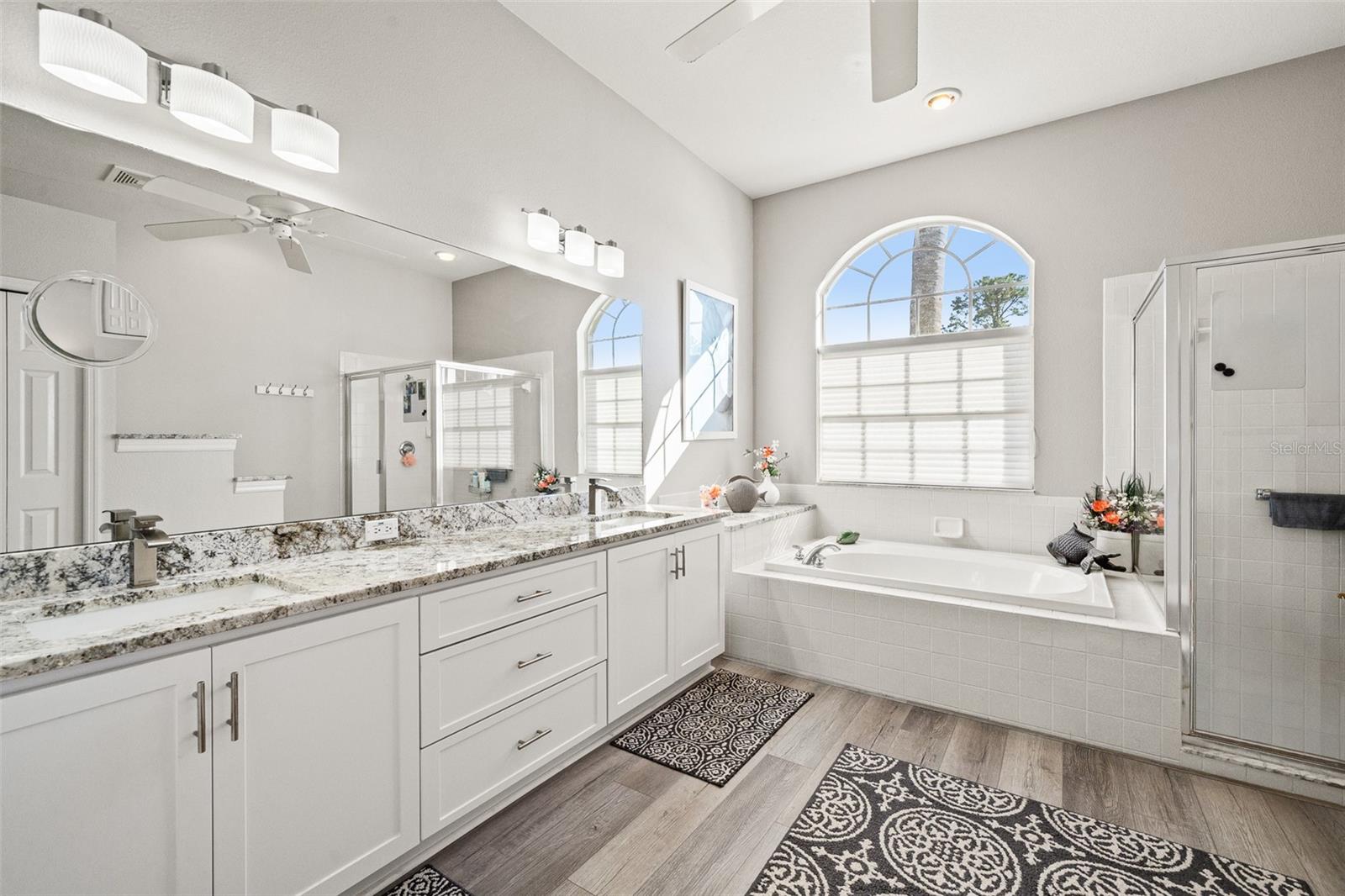 Image 27 of 51 For 18715 Dove Hollow Court