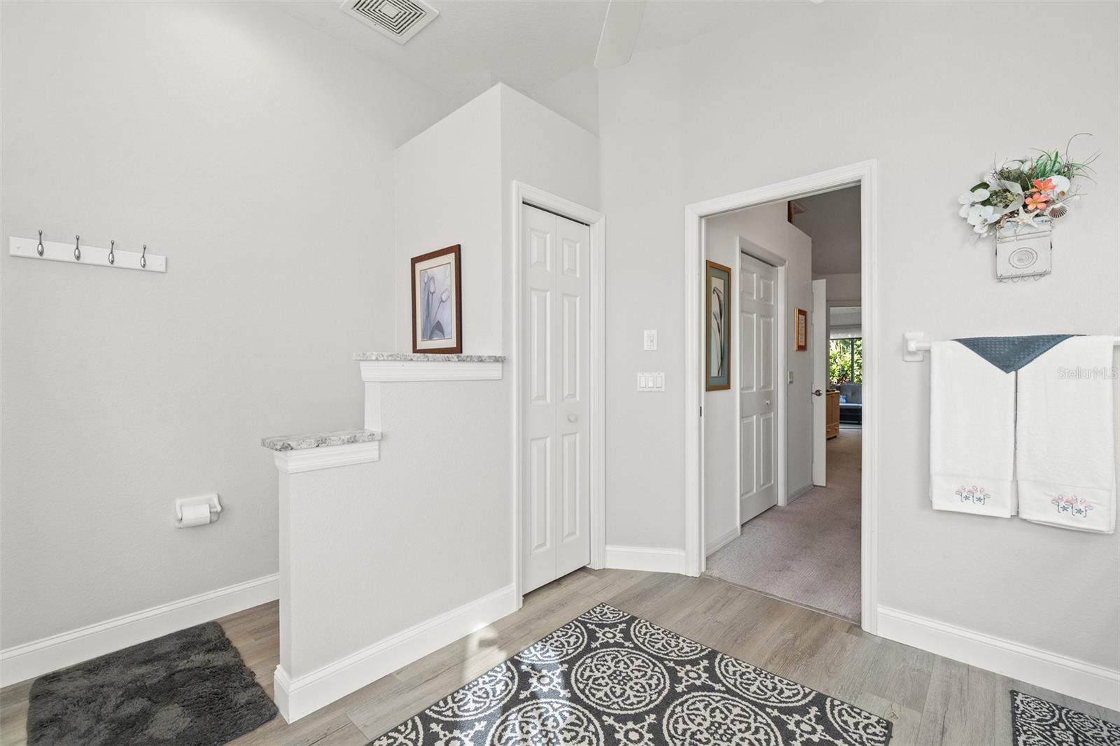 Image 28 of 51 For 18715 Dove Hollow Court