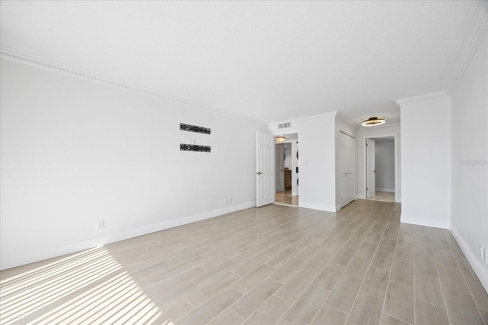 Image 17 of 50 For 100 Oakmont Lane 101