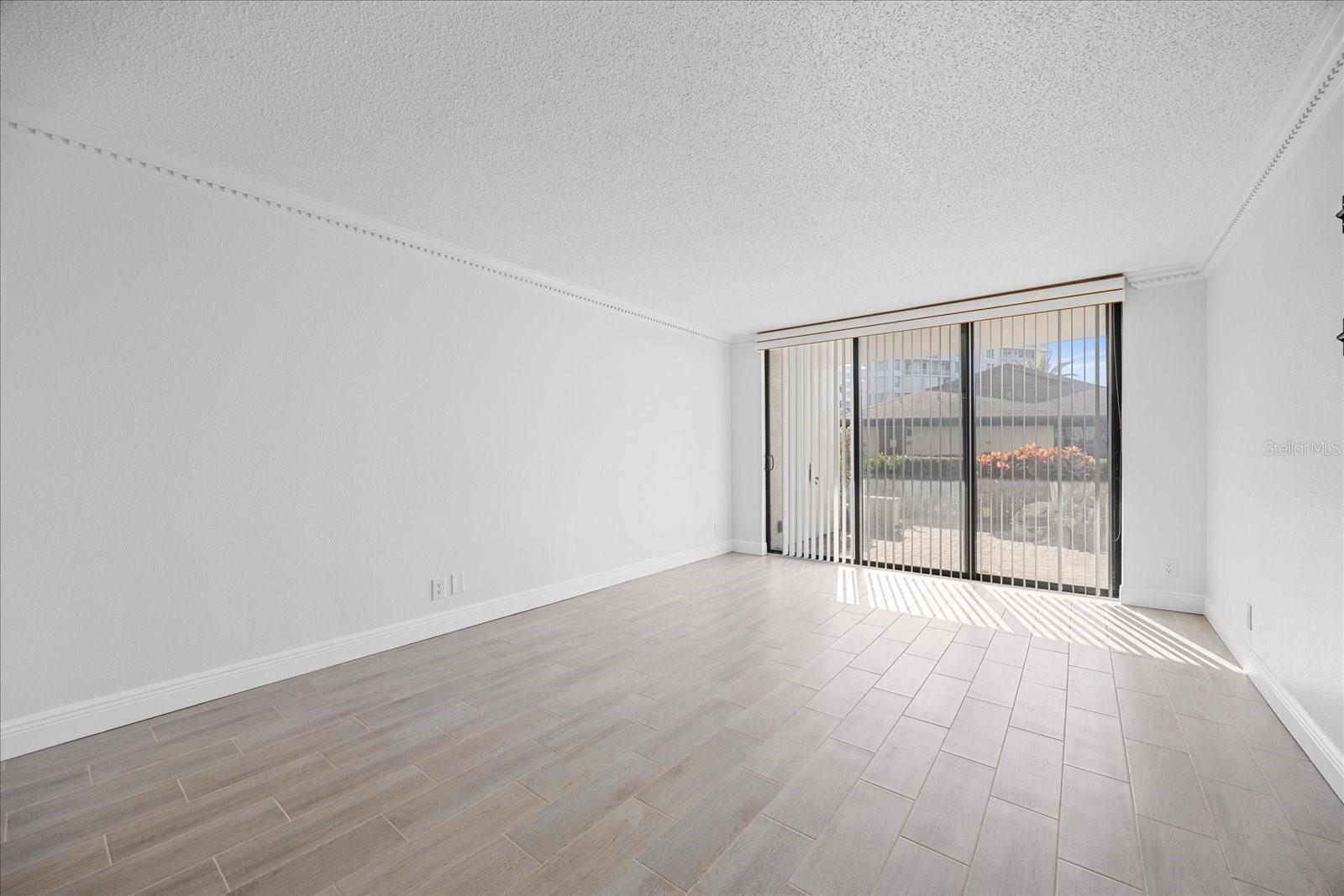 Image 18 of 50 For 100 Oakmont Lane 101