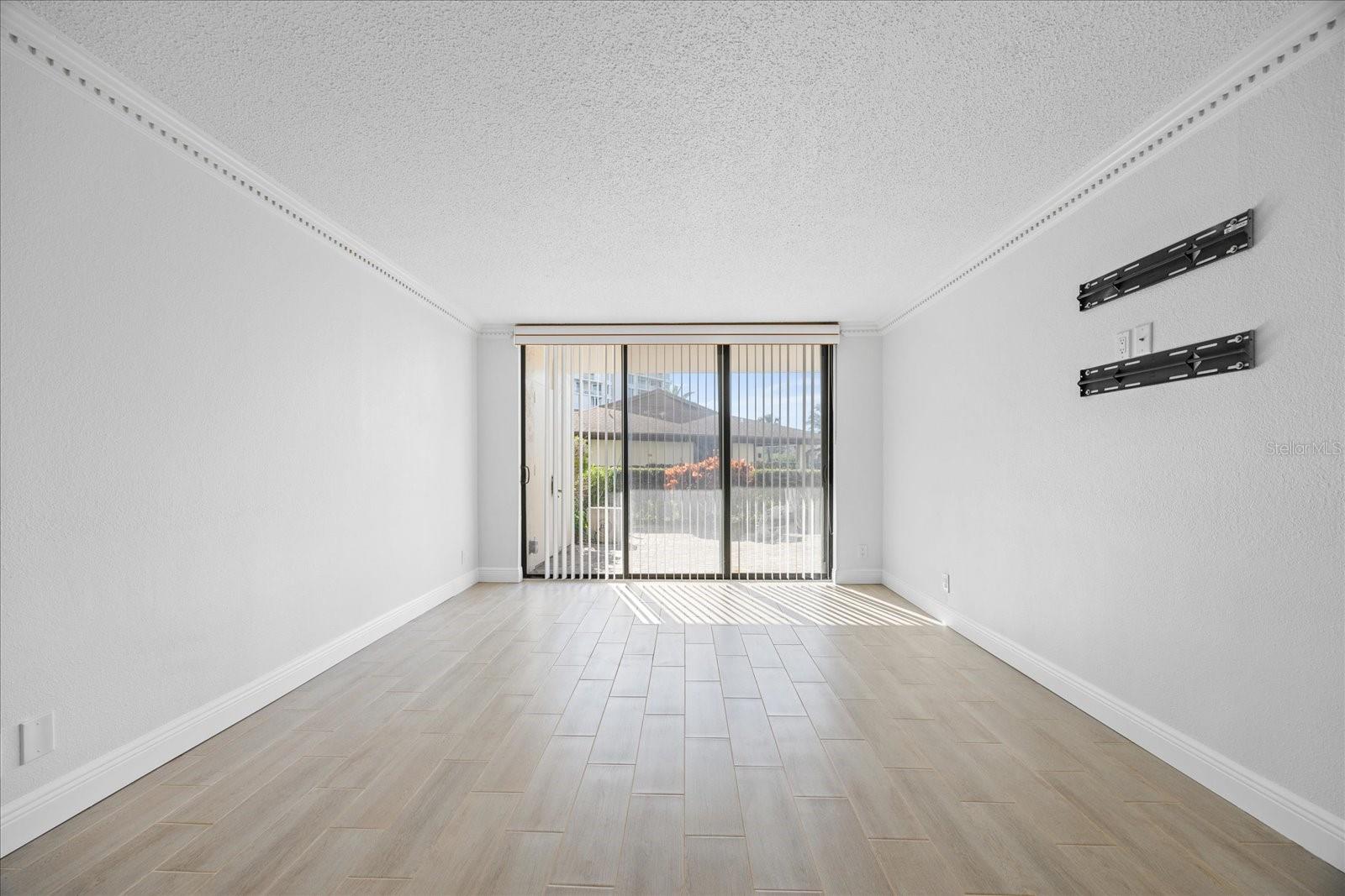 Image 19 of 50 For 100 Oakmont Lane 101