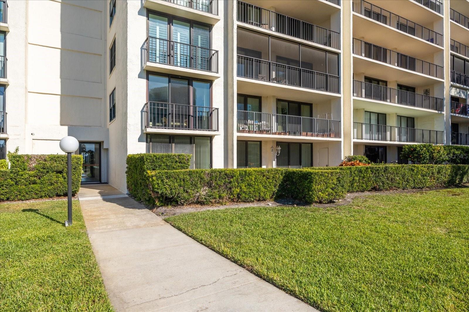 Image 27 of 50 For 100 Oakmont Lane 101