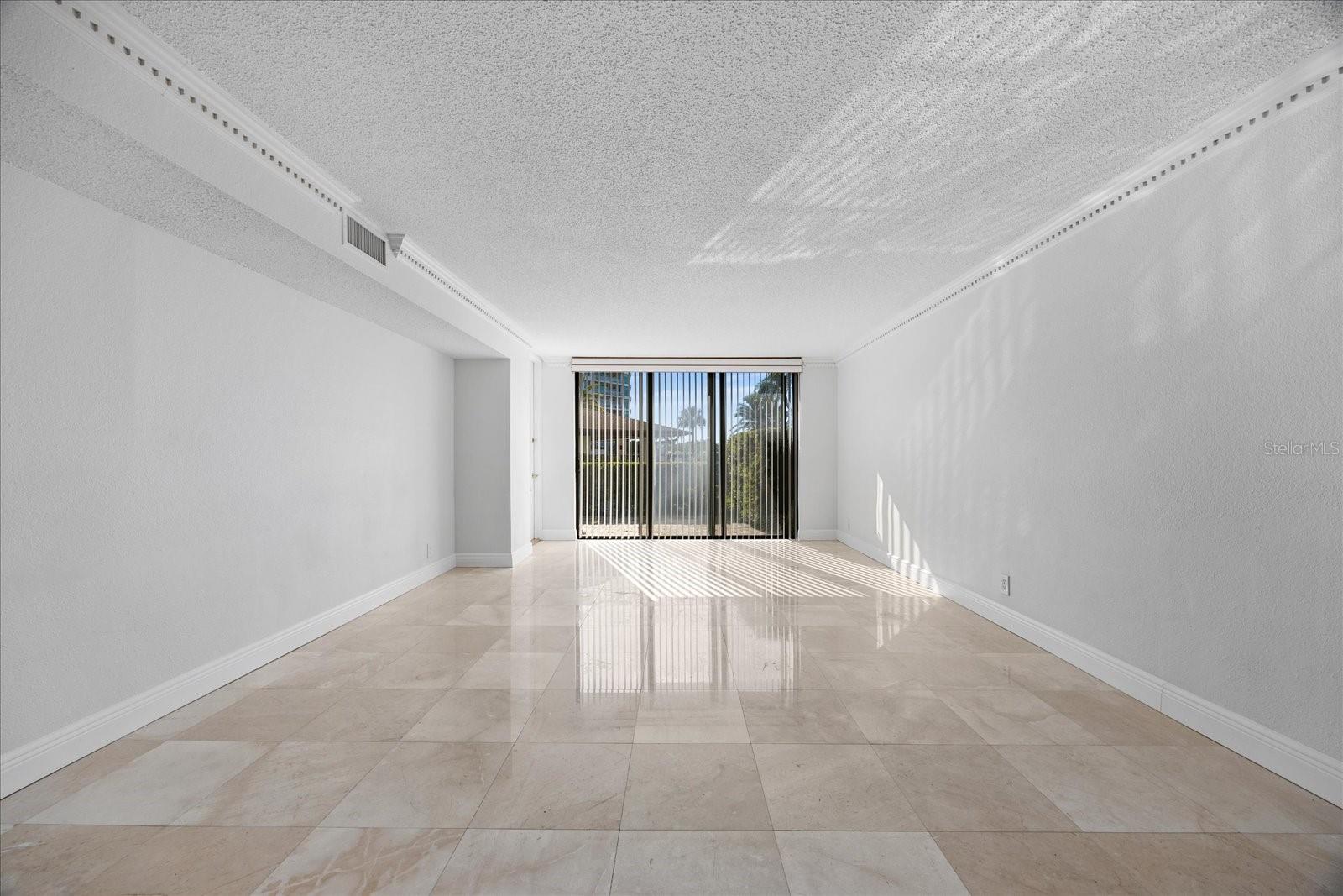 Image 5 of 50 For 100 Oakmont Lane 101