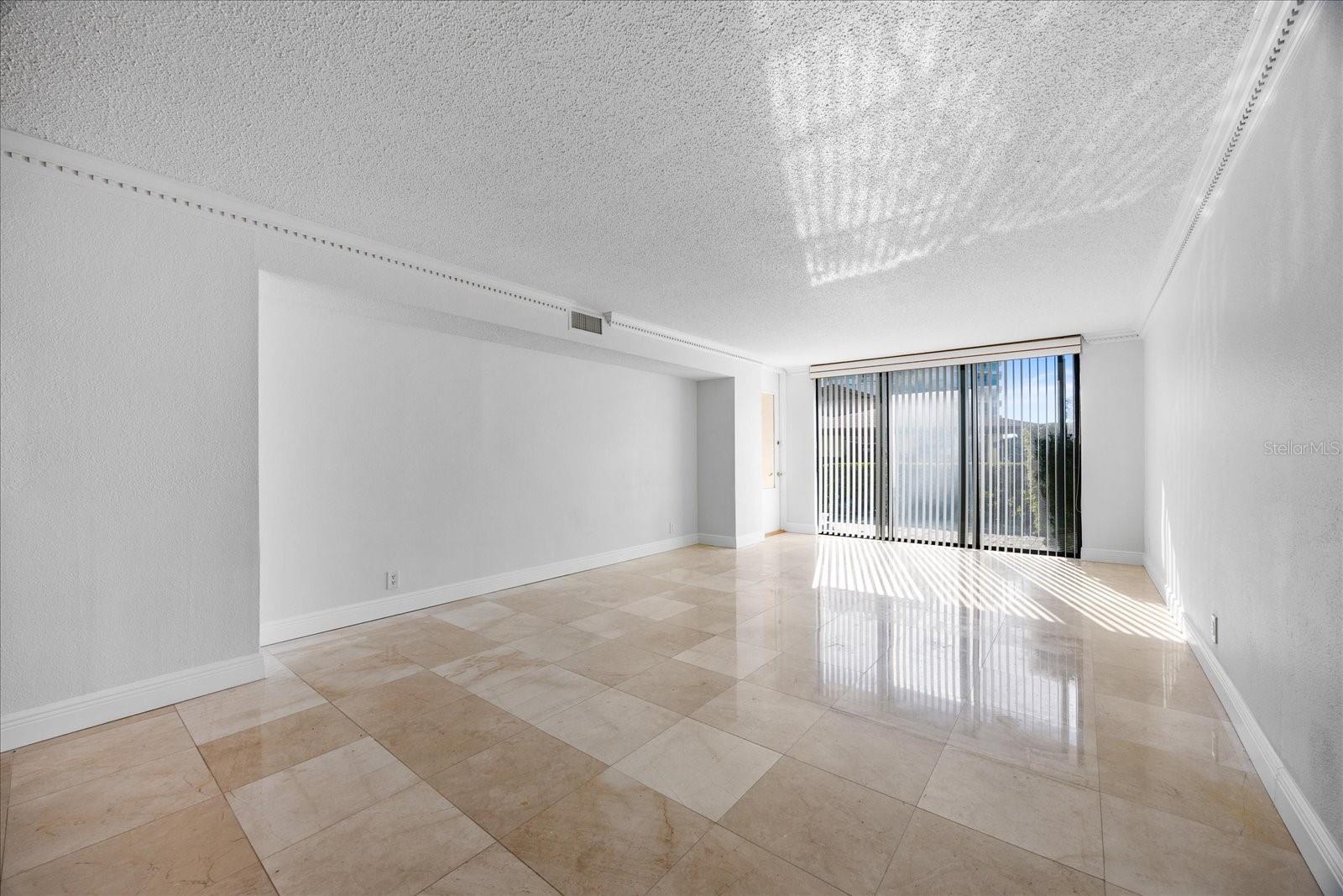 Image 6 of 50 For 100 Oakmont Lane 101