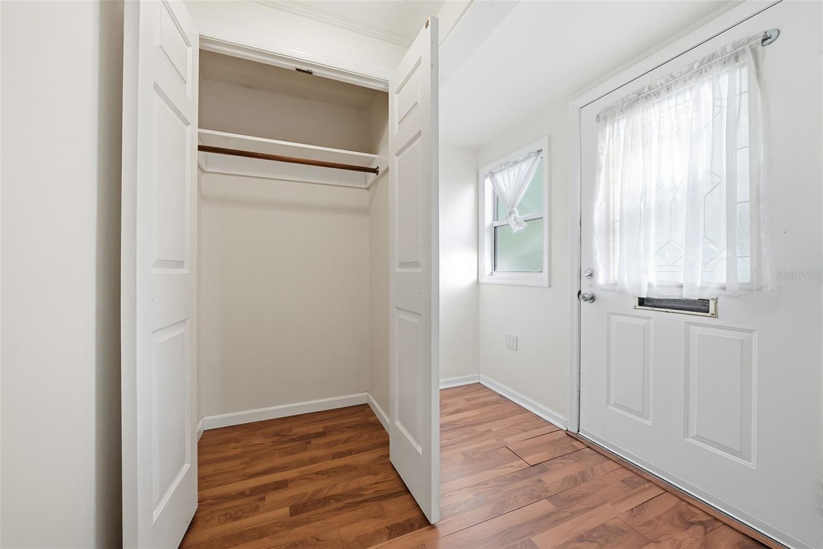 Image 10 of 35 For 533 38th Avenue N