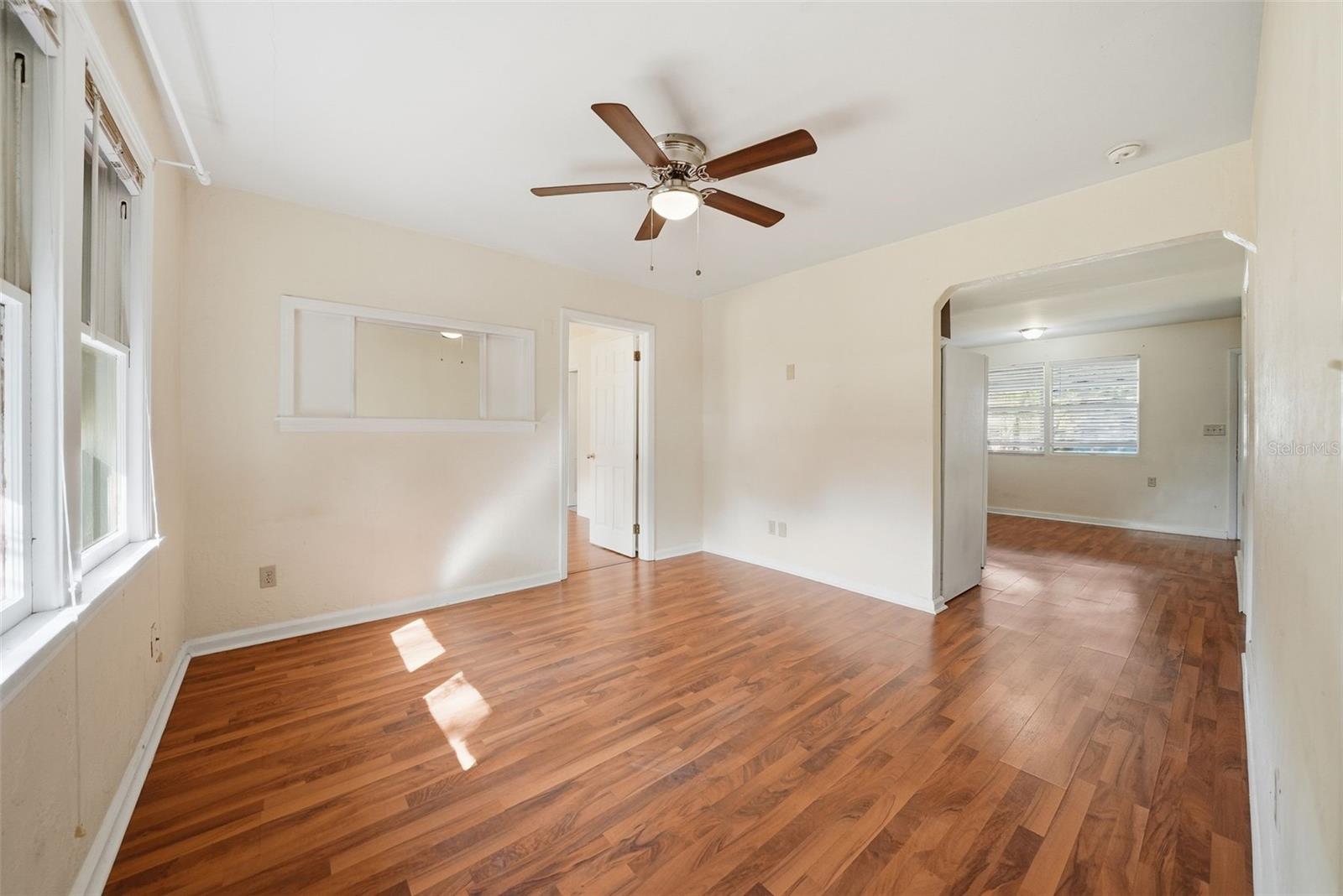 Image 7 of 35 For 533 38th Avenue N