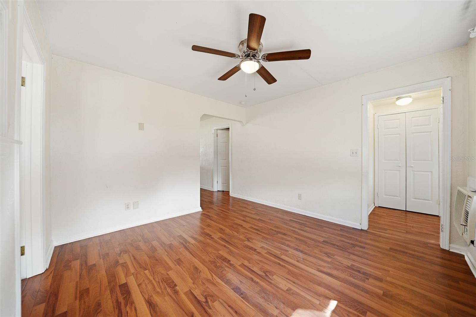 Image 8 of 35 For 533 38th Avenue N