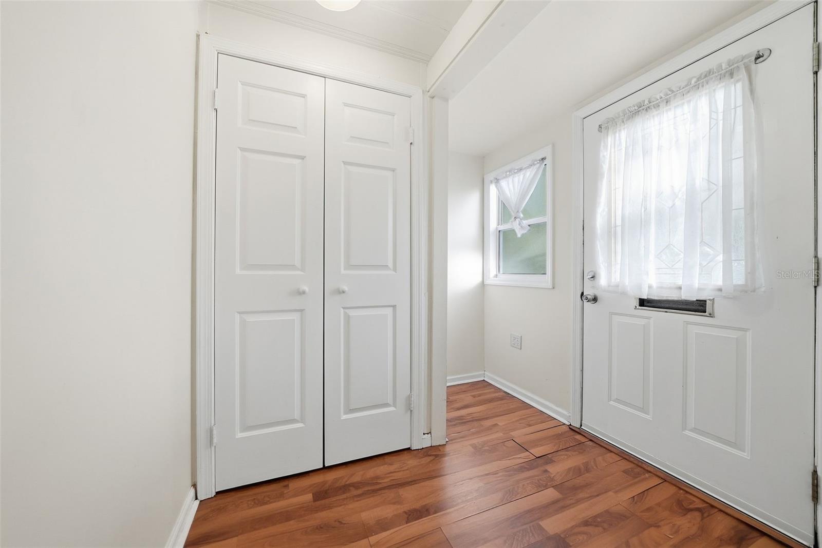 Image 9 of 35 For 533 38th Avenue N