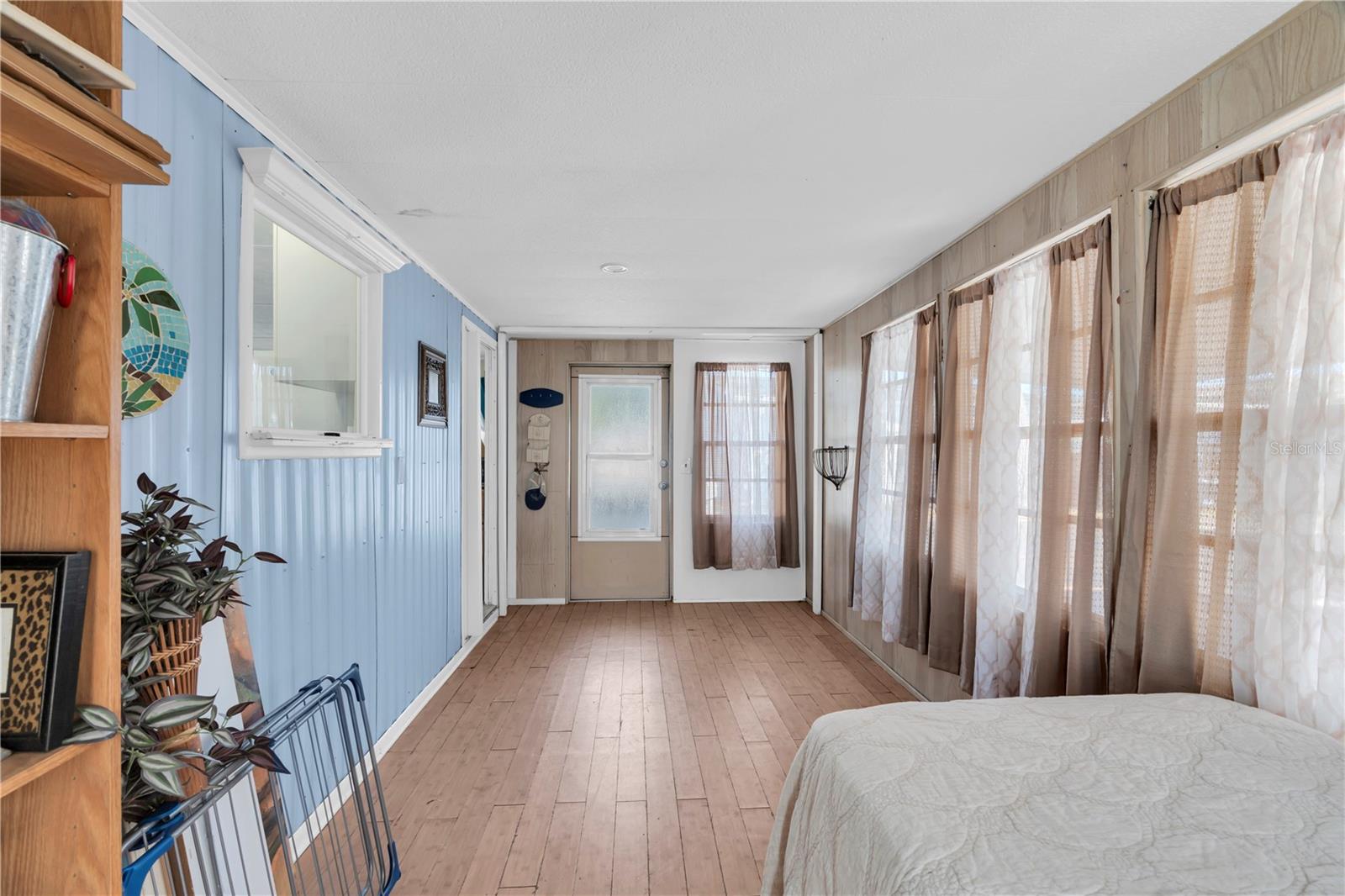 Image 15 of 35 For 7801 34th Avenue N 27