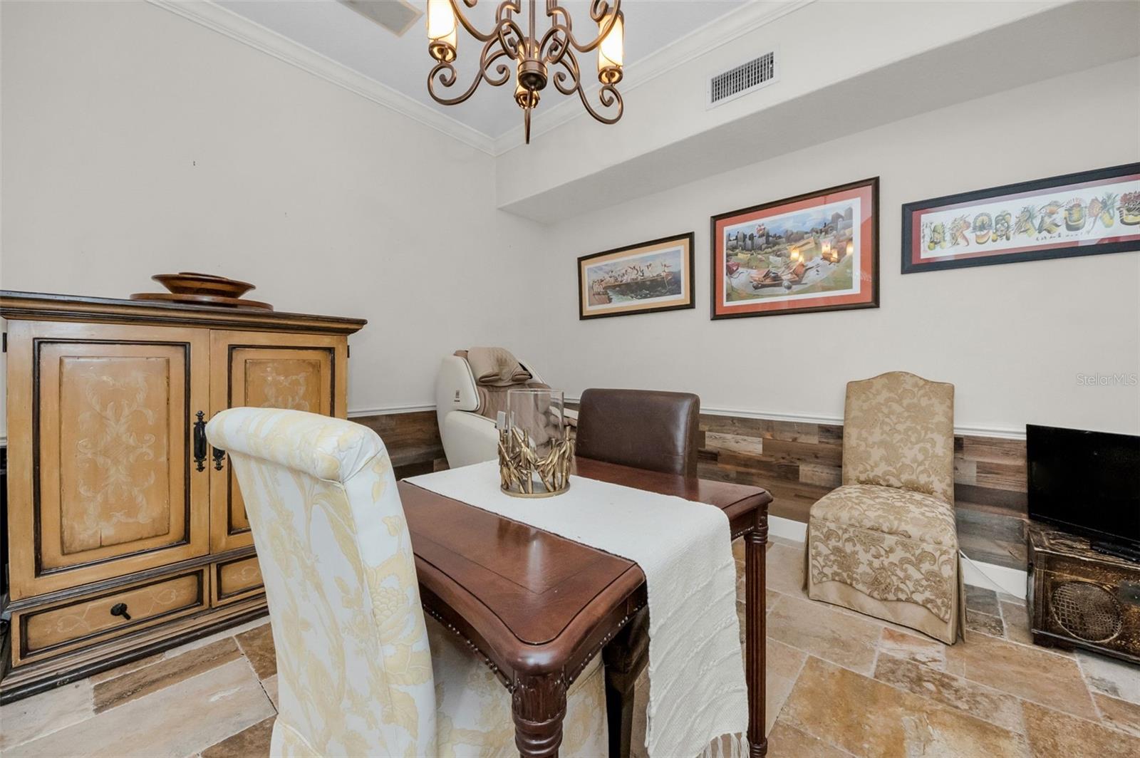 Image 10 of 79 For 1704 Lago Vista Boulevard