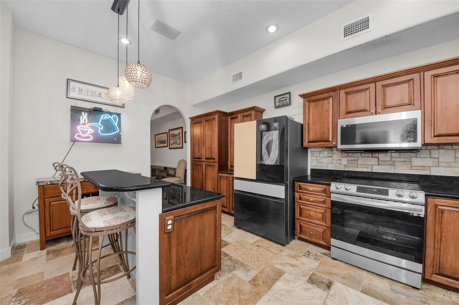 Image 11 of 79 For 1704 Lago Vista Boulevard