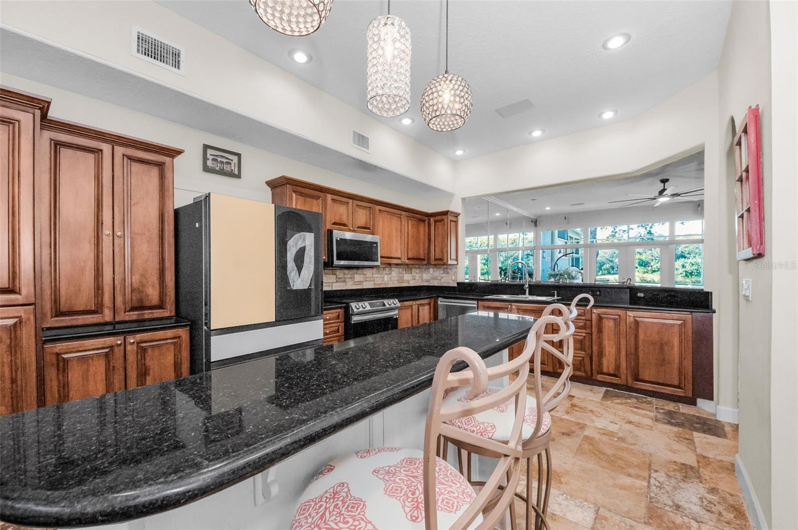 Image 18 of 79 For 1704 Lago Vista Boulevard