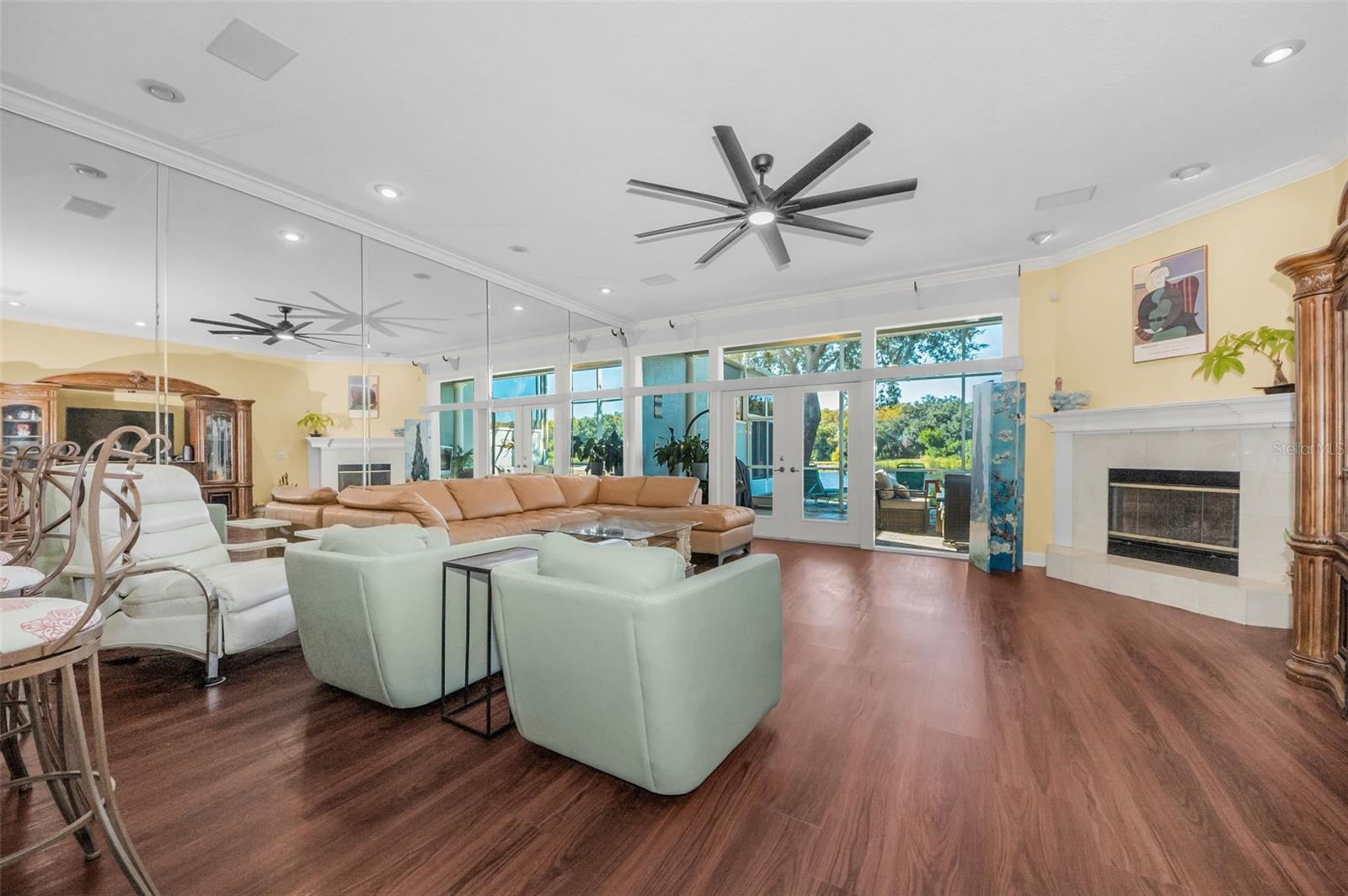 Image 19 of 79 For 1704 Lago Vista Boulevard