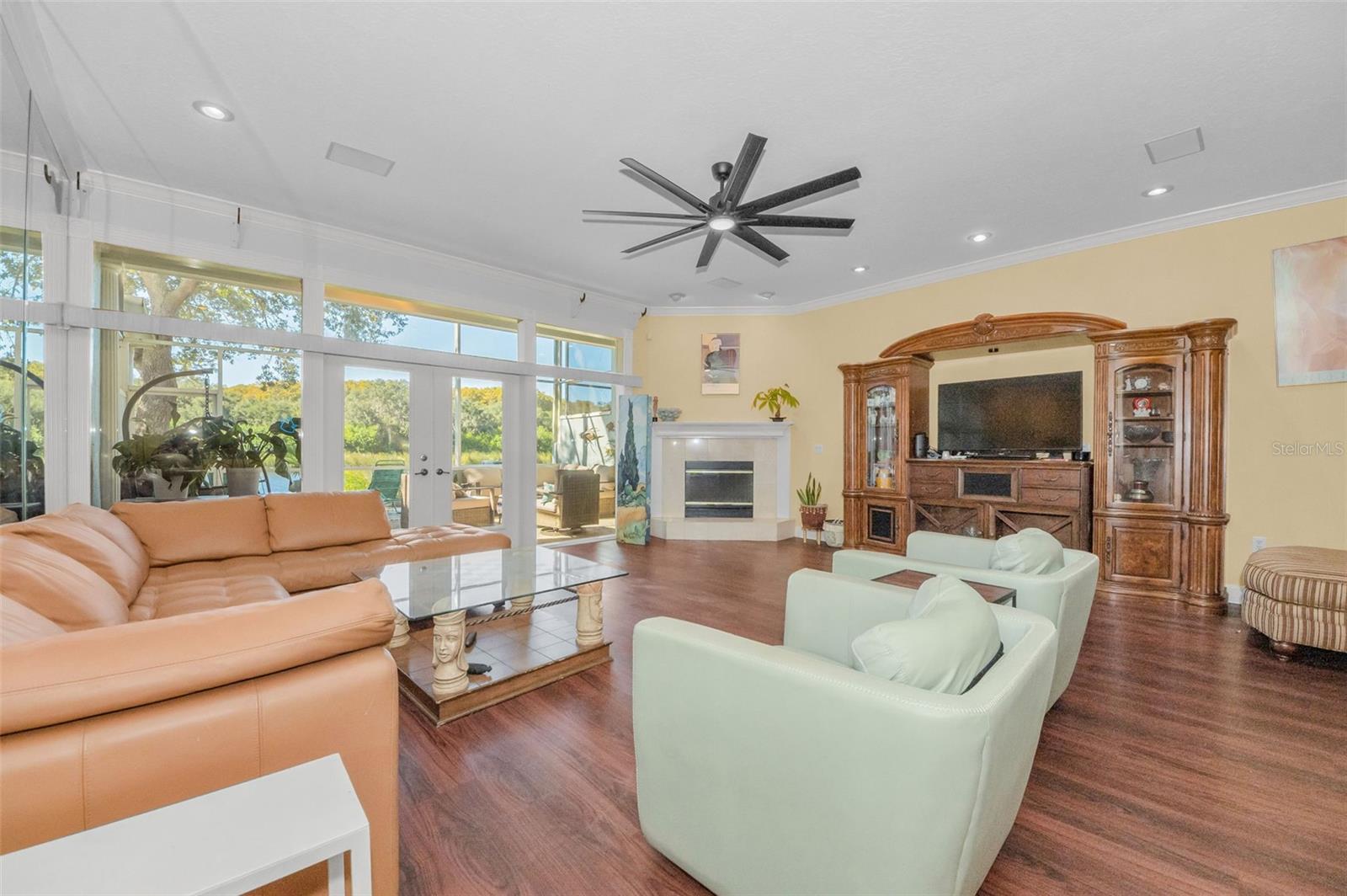 Image 20 of 79 For 1704 Lago Vista Boulevard