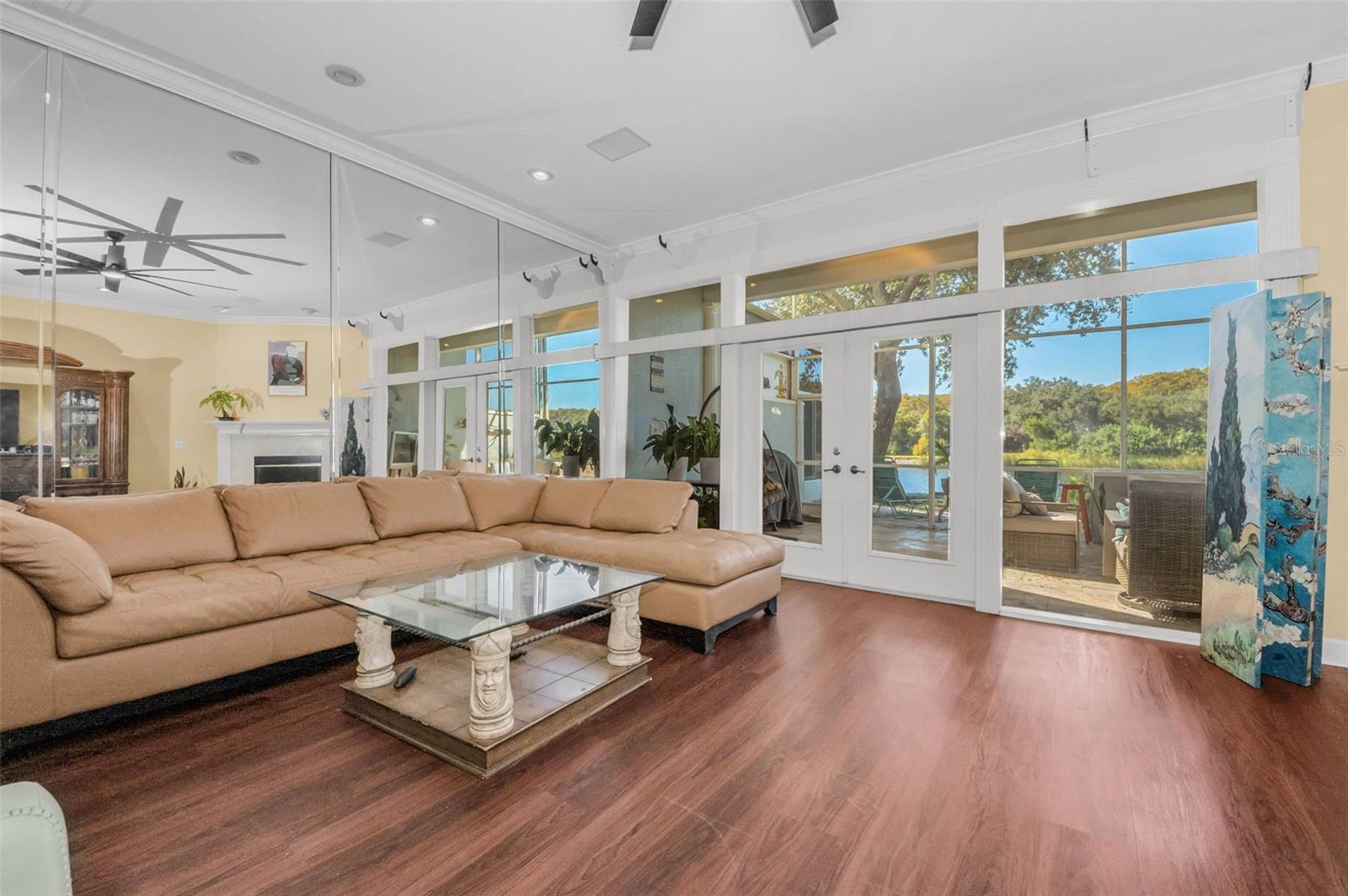 Image 21 of 79 For 1704 Lago Vista Boulevard