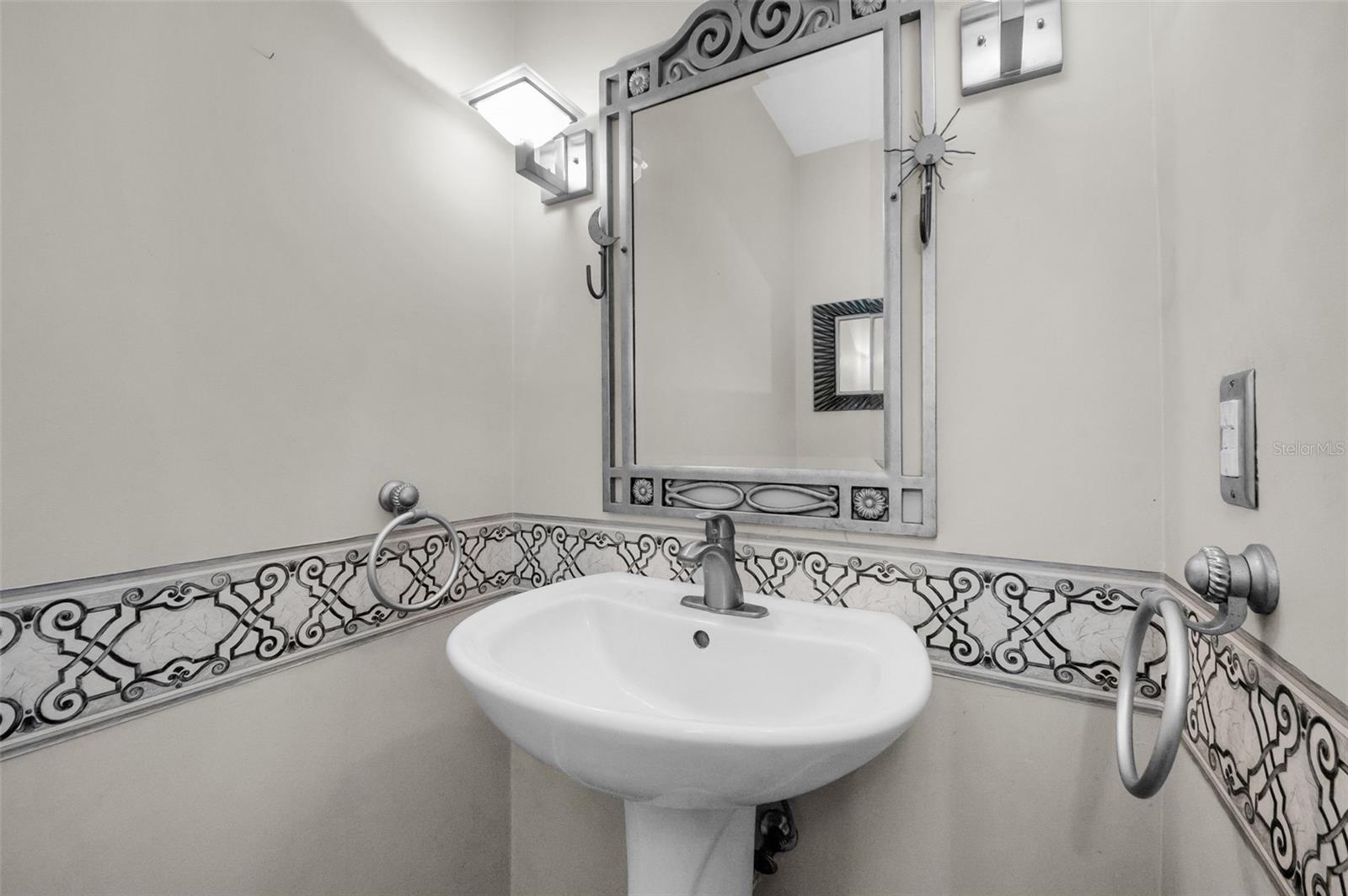 Image 24 of 79 For 1704 Lago Vista Boulevard