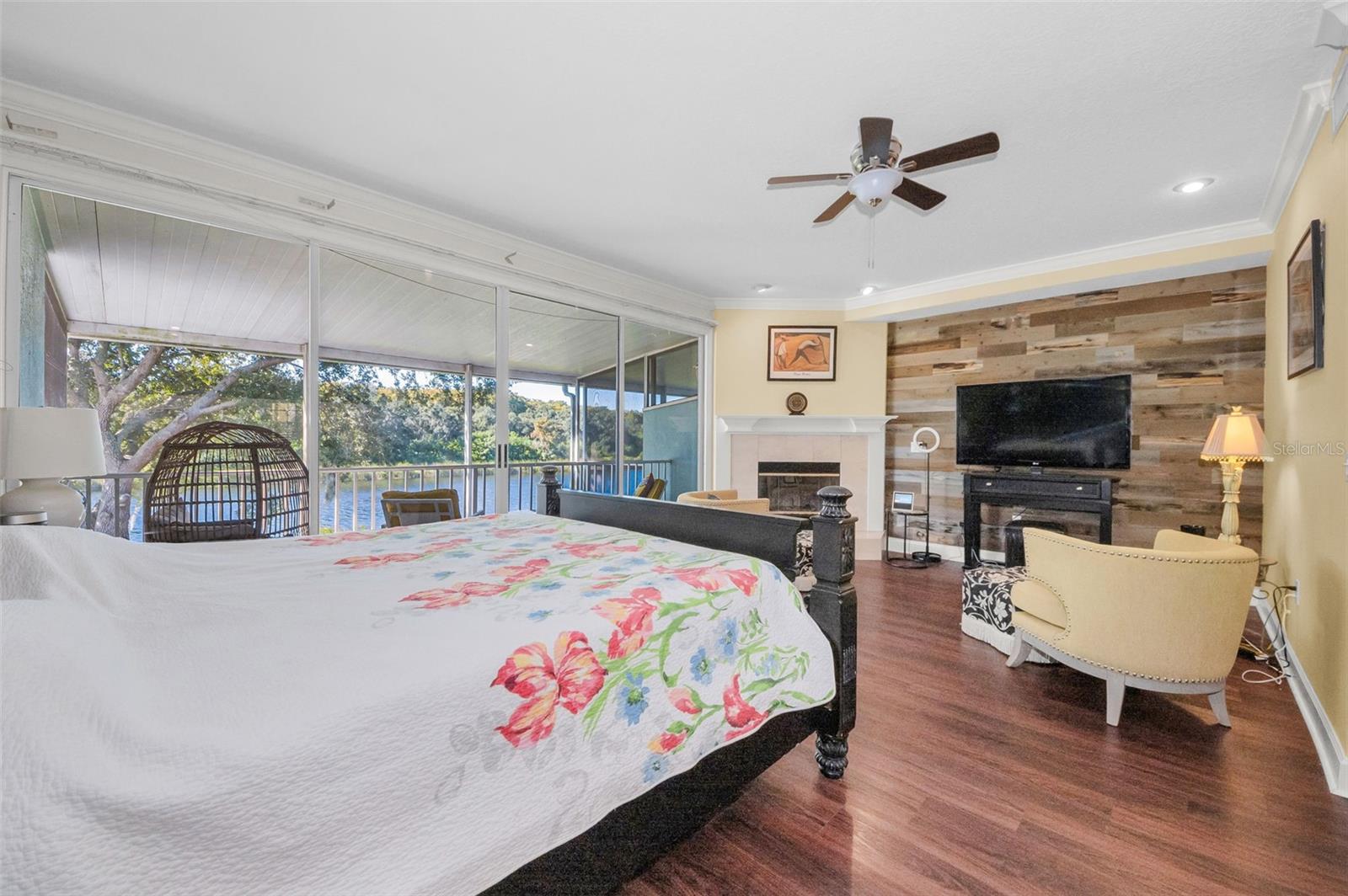 Image 28 of 79 For 1704 Lago Vista Boulevard