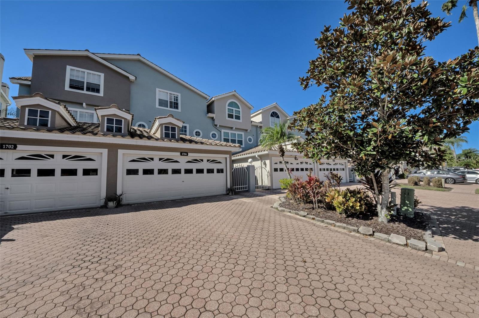 Image 3 of 79 For 1704 Lago Vista Boulevard