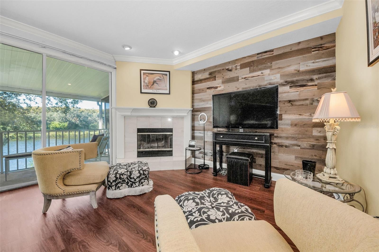 Image 30 of 79 For 1704 Lago Vista Boulevard