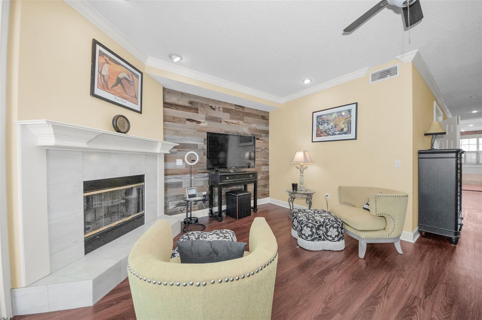 Image 31 of 79 For 1704 Lago Vista Boulevard