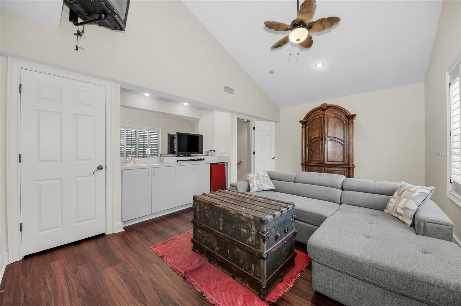 Image 41 of 79 For 1704 Lago Vista Boulevard