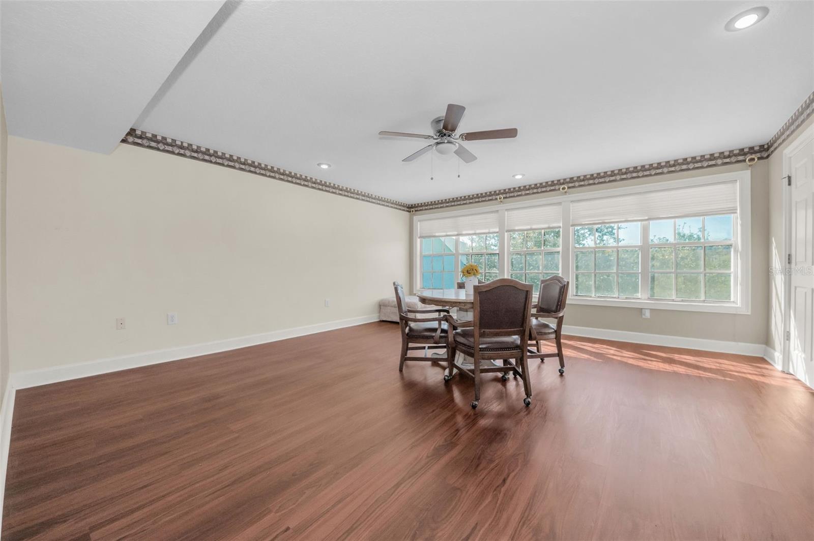 Image 42 of 79 For 1704 Lago Vista Boulevard