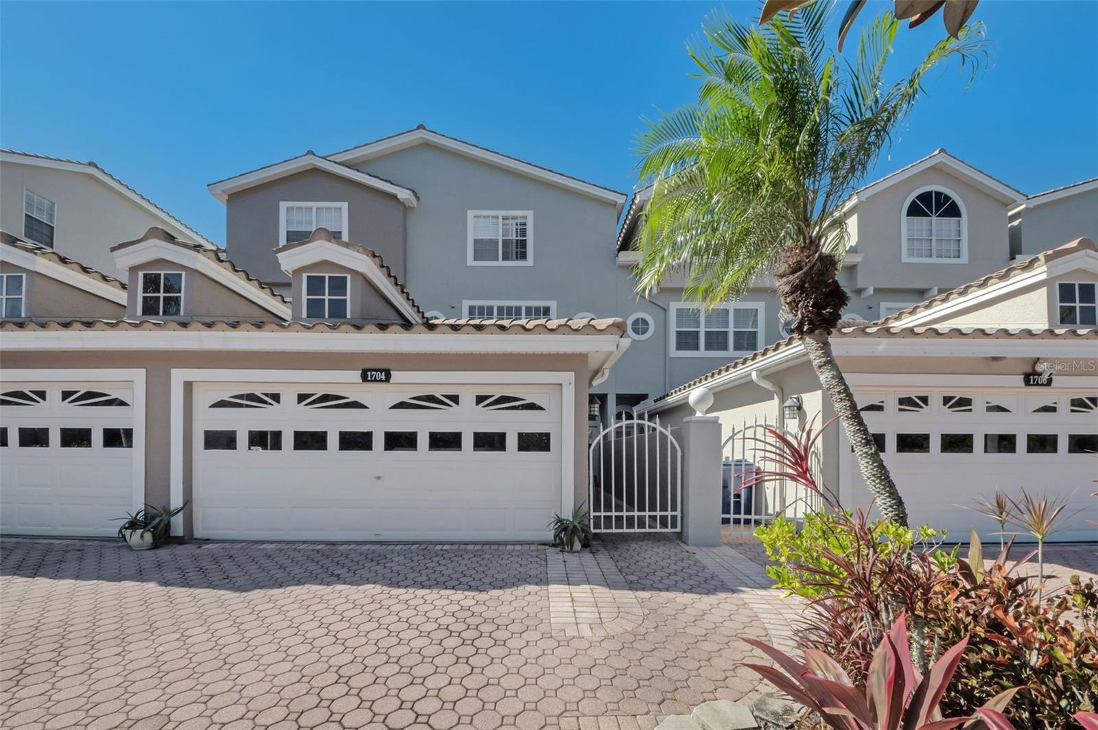 Image 5 of 79 For 1704 Lago Vista Boulevard