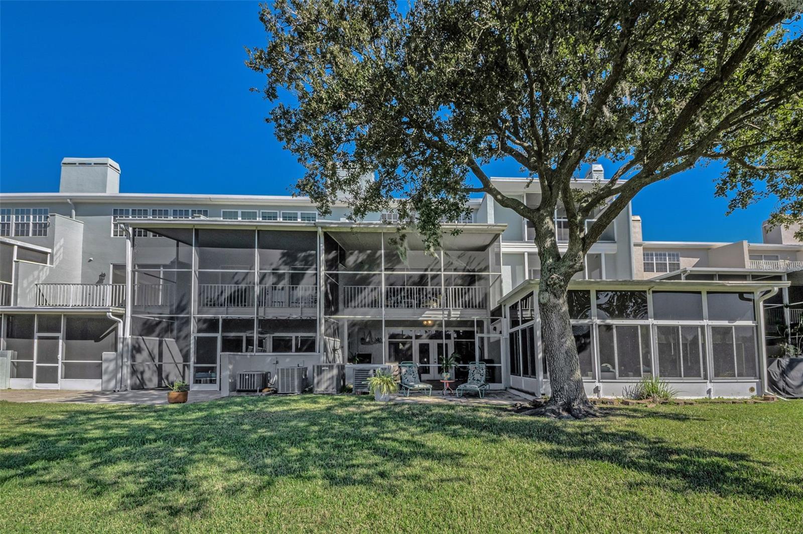 Image 68 of 79 For 1704 Lago Vista Boulevard