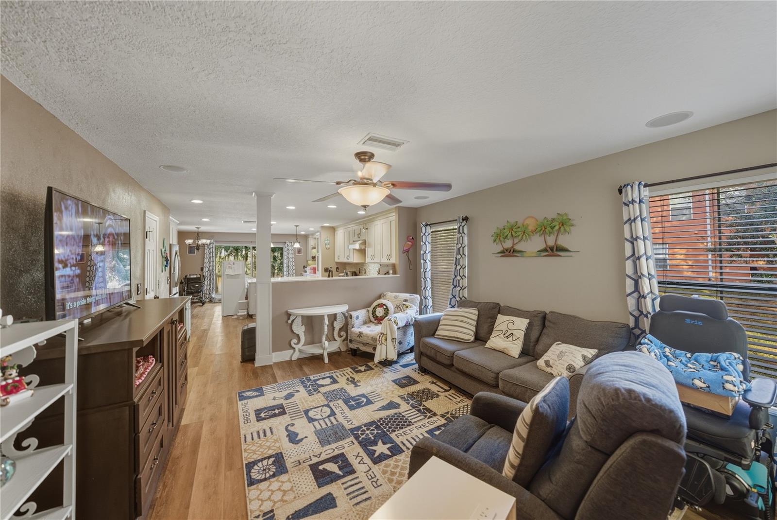 Image 11 of 38 For 10912 Johanna Avenue