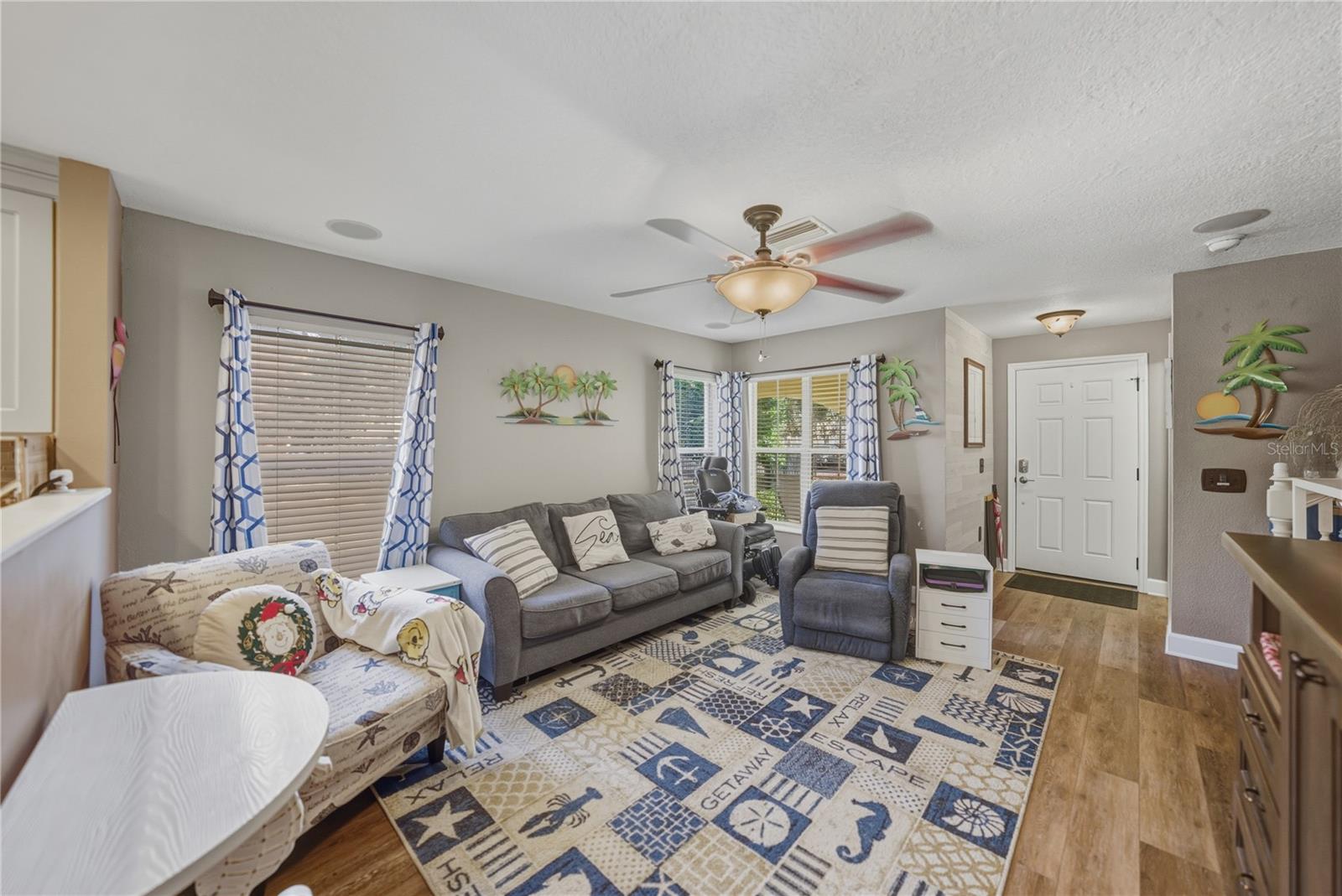 Image 12 of 38 For 10912 Johanna Avenue