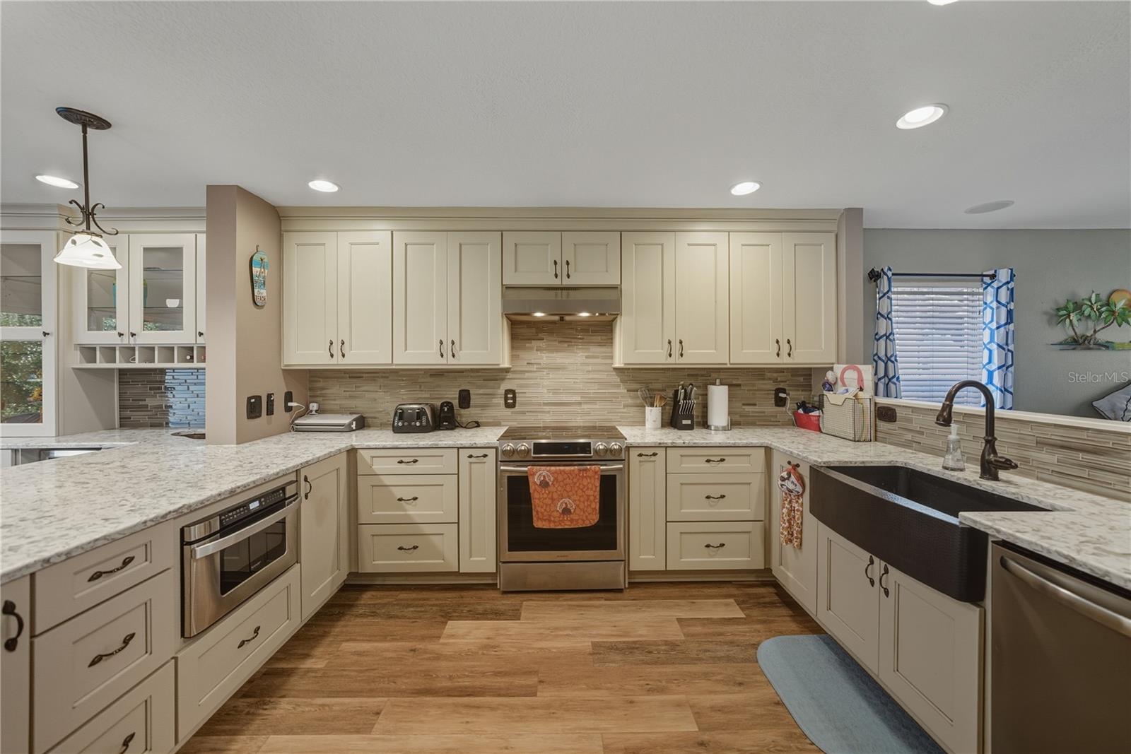 Image 15 of 38 For 10912 Johanna Avenue